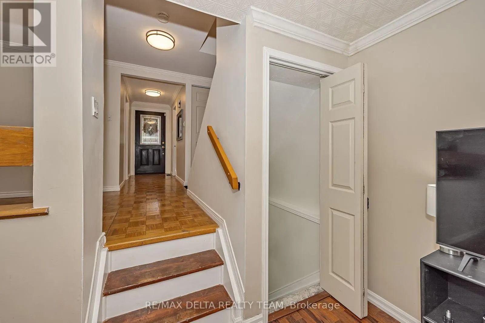 435 DUVERNAY DRIVE