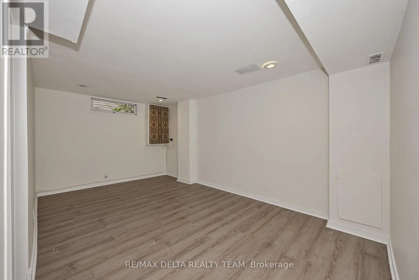 435 DUVERNAY DRIVE