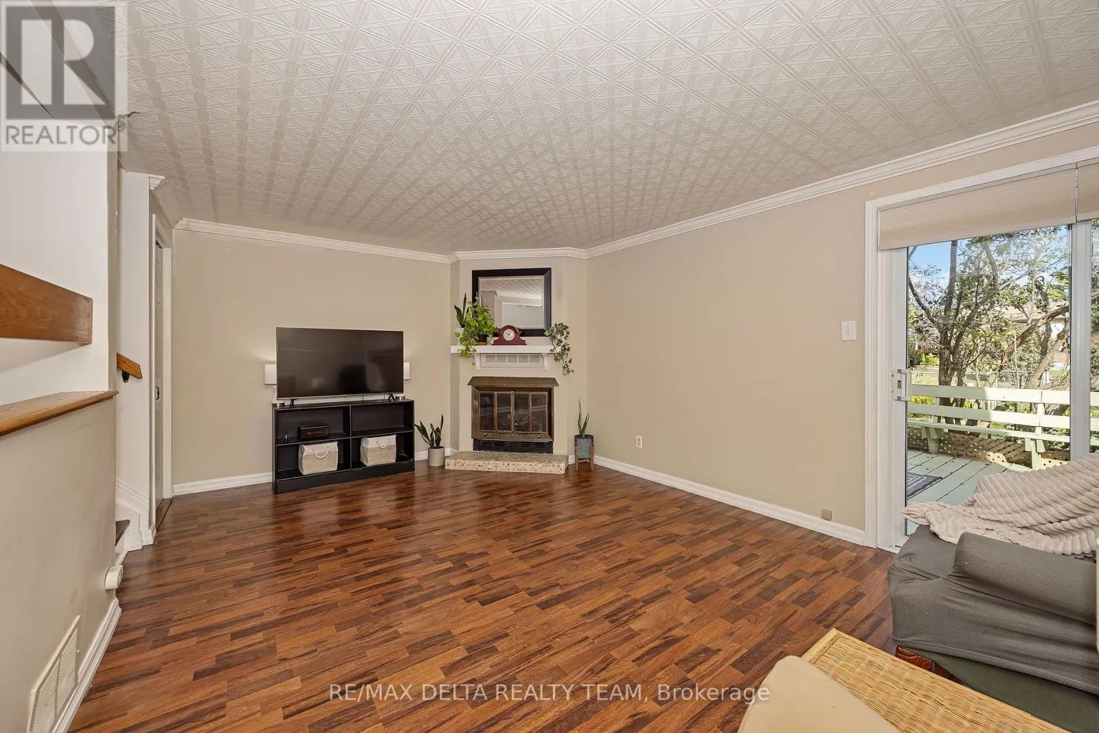 435 DUVERNAY DRIVE