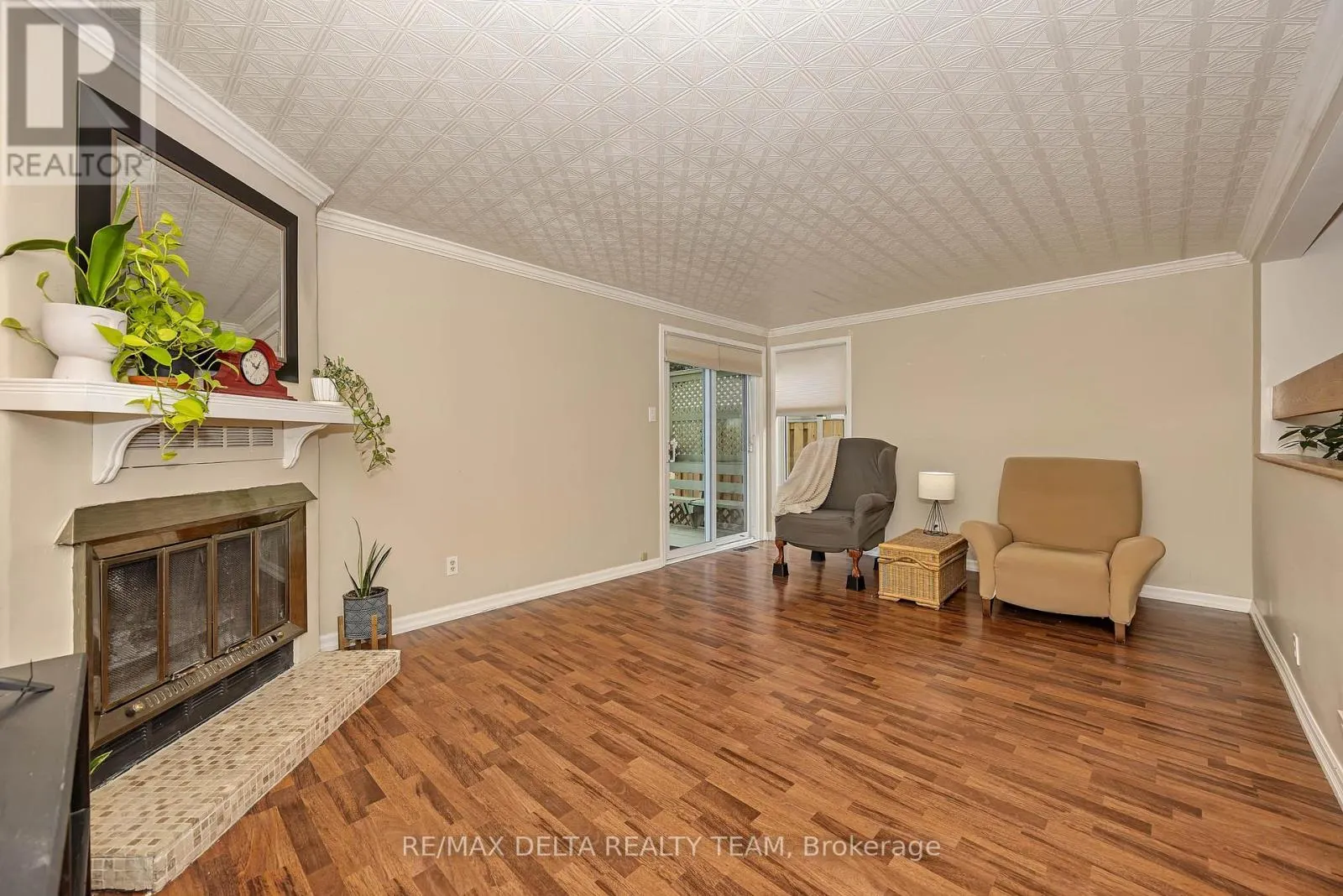 435 DUVERNAY DRIVE