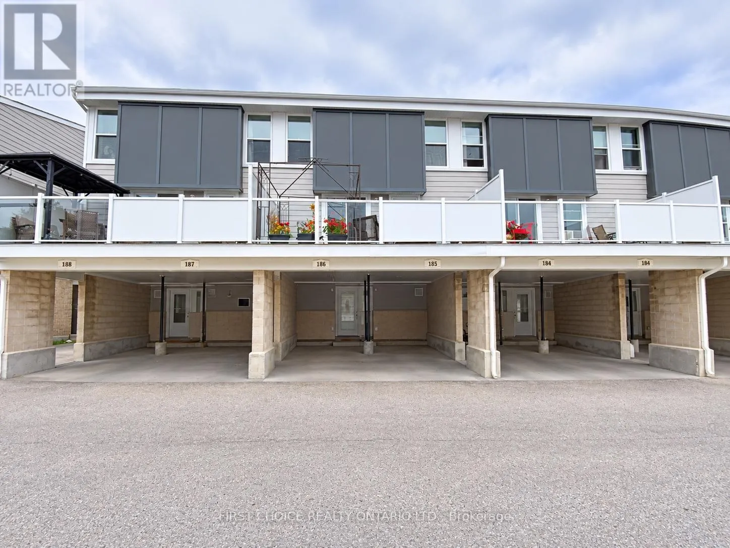 186 - 825 CAHILL DRIVE W