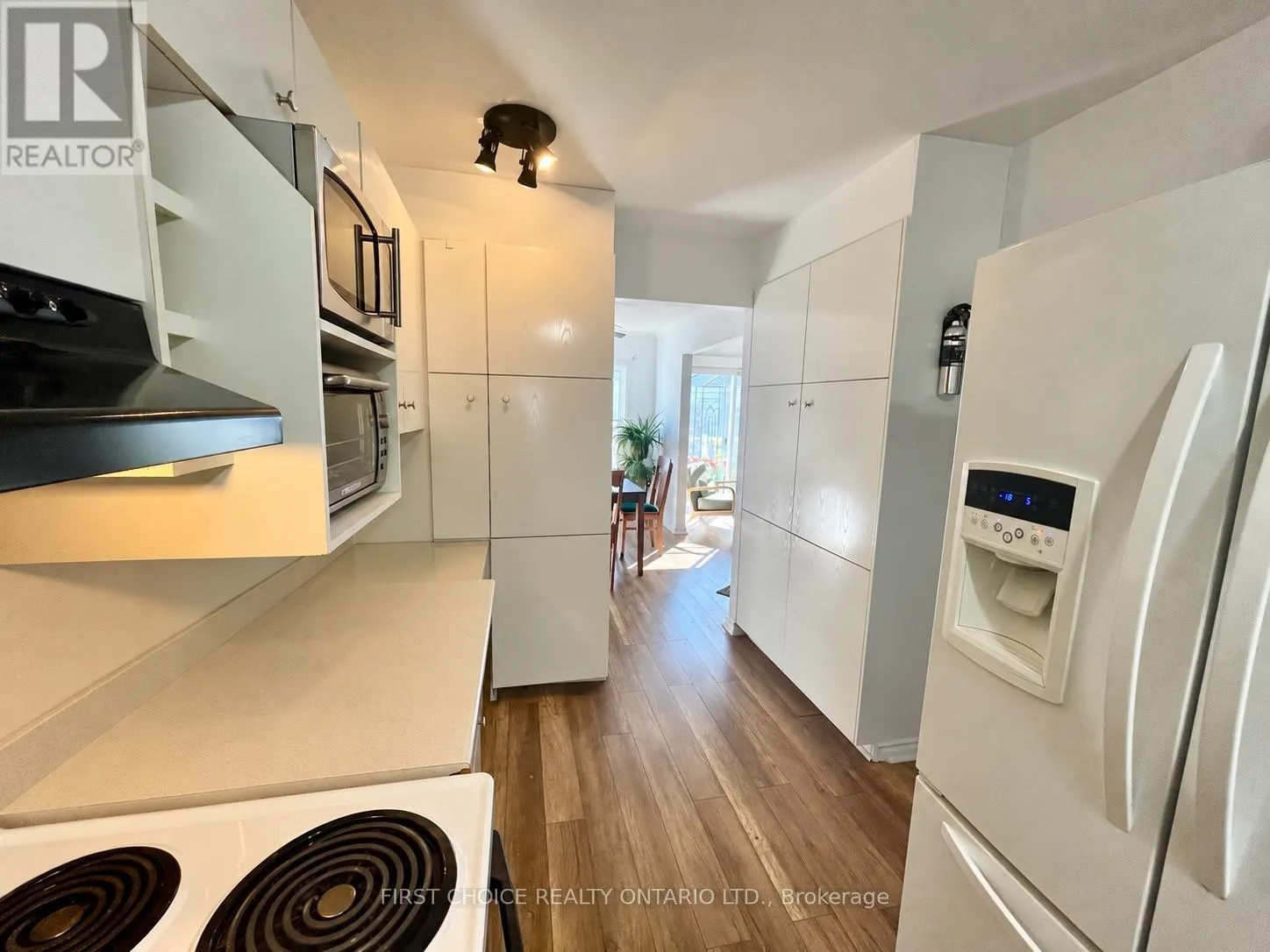 186 - 825 CAHILL DRIVE W