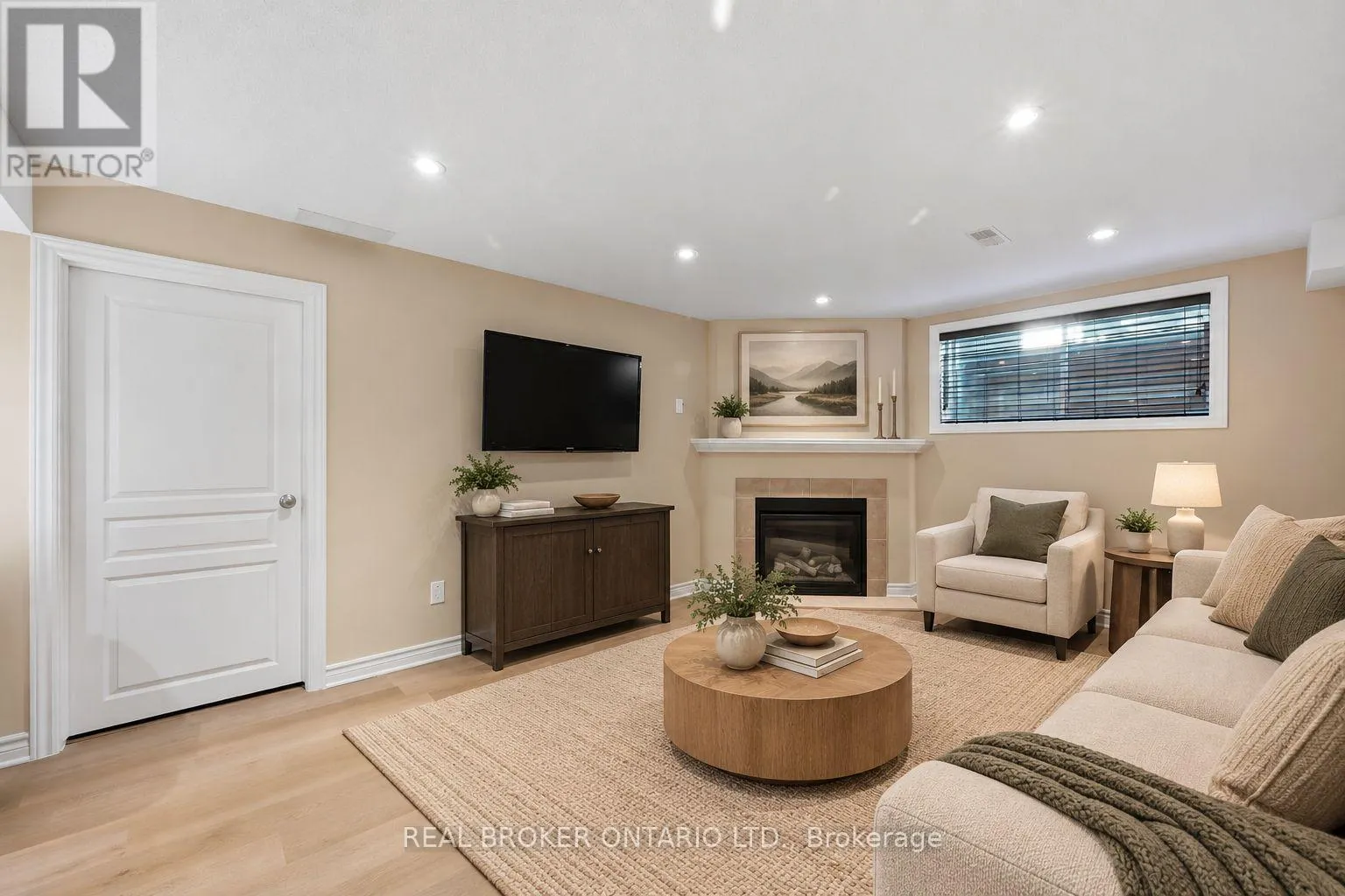 2221 ANGELICA AVENUE