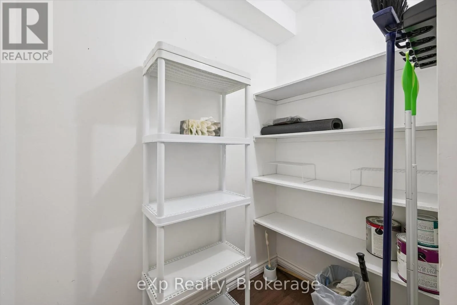 404 - 65 SILVERCREEK PARKWAY N #404