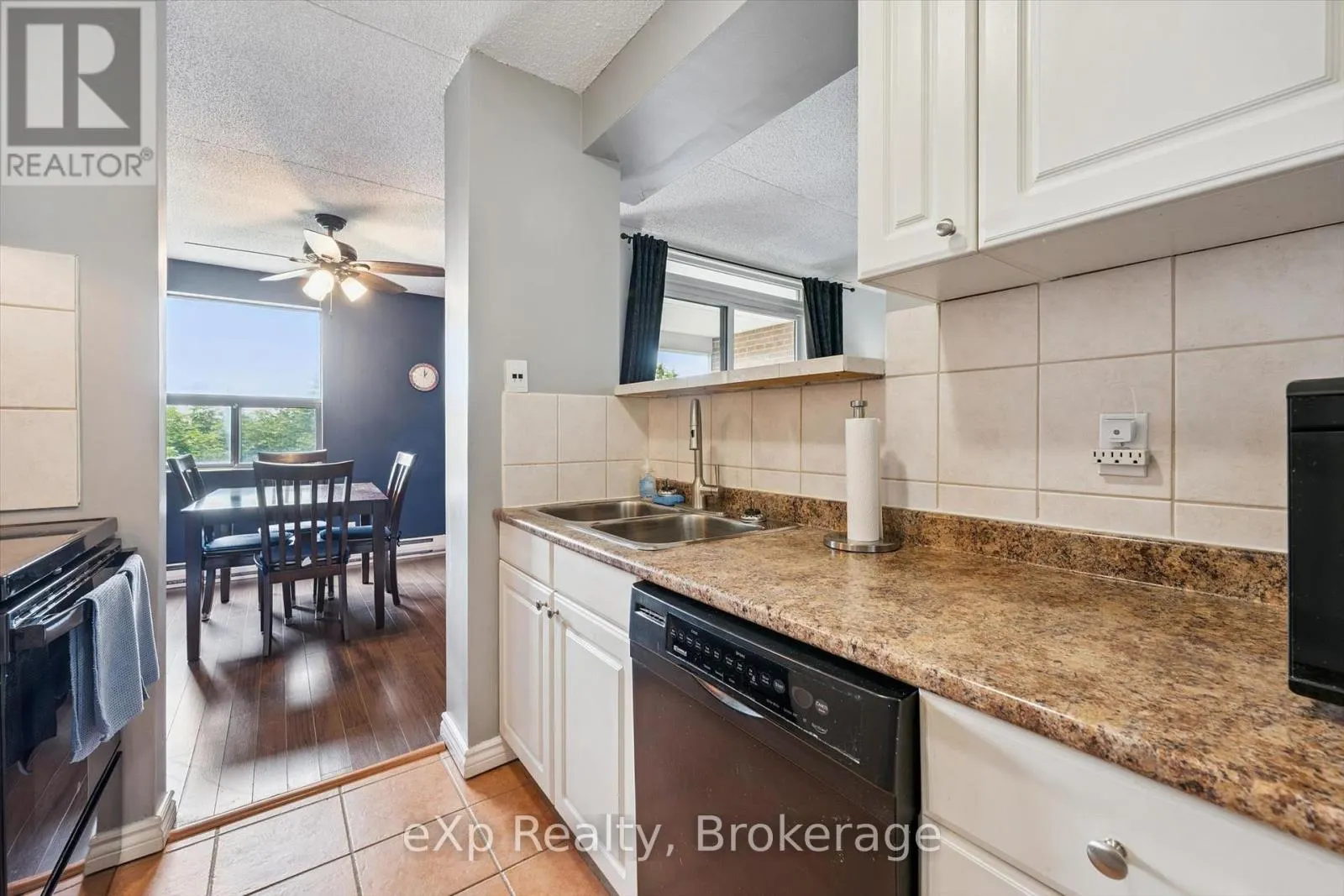 404 - 65 SILVERCREEK PARKWAY N #404