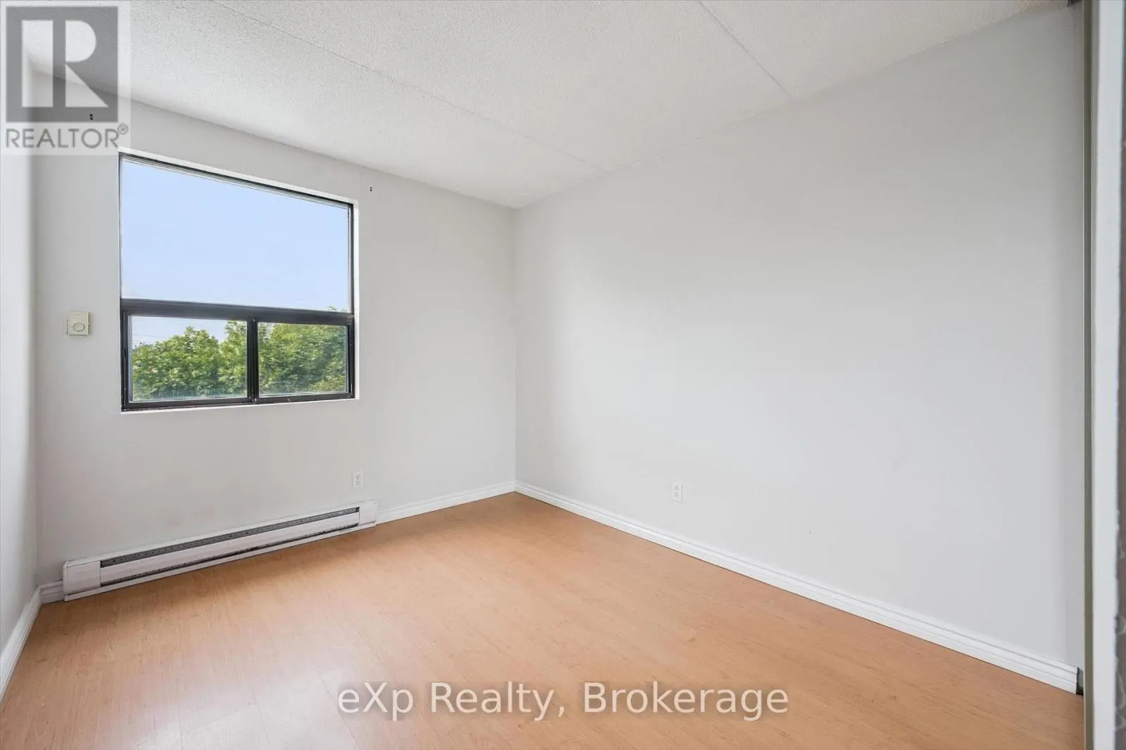 404 - 65 SILVERCREEK PARKWAY N #404