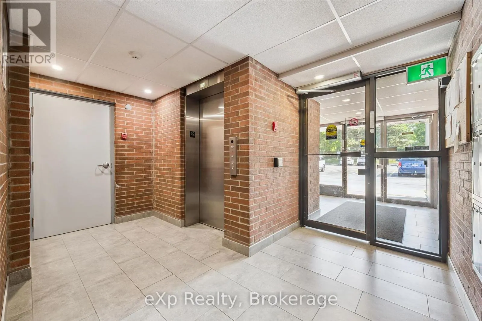 404 - 65 SILVERCREEK PARKWAY N #404