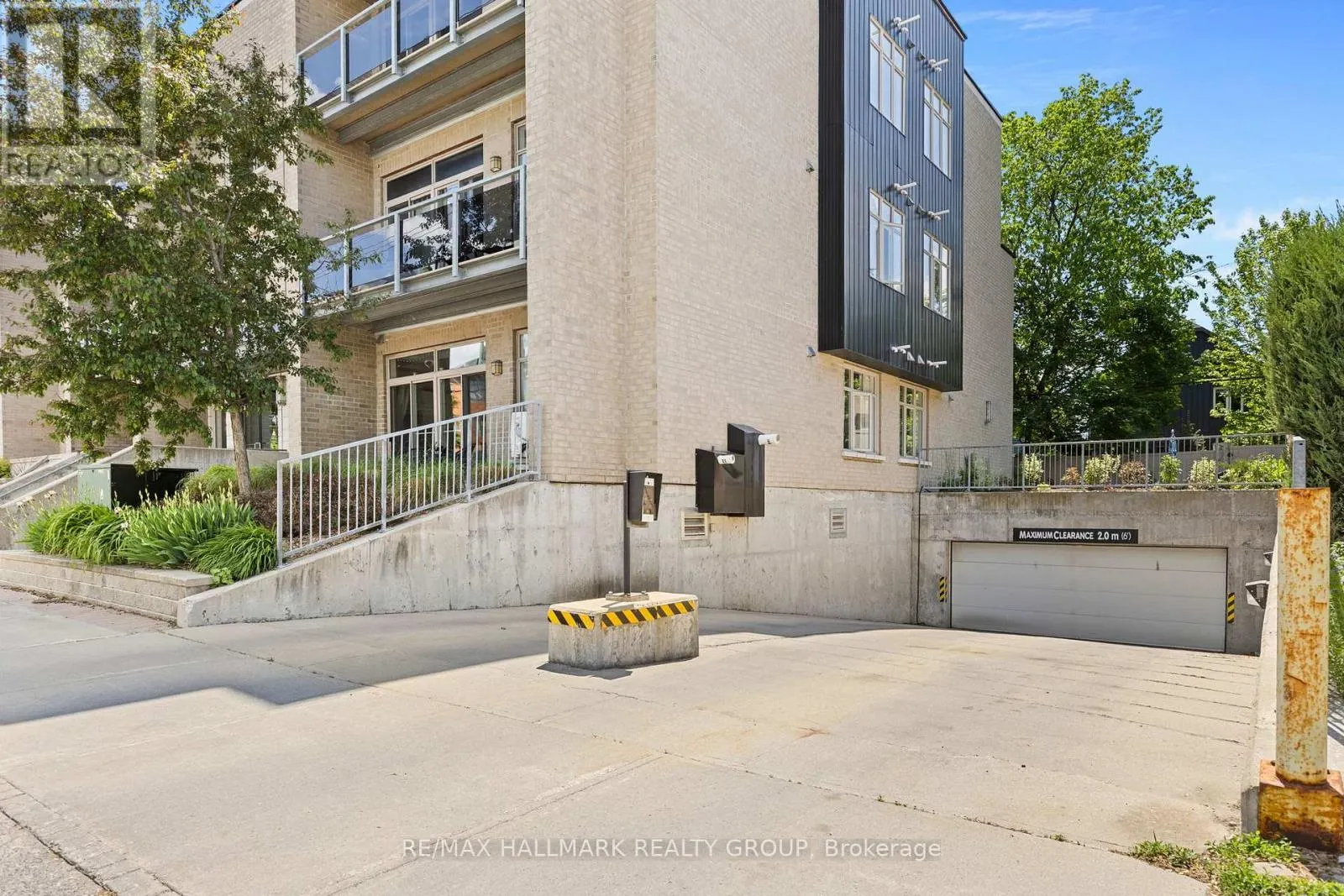 311 - 682 CHURCHILL AVENUE N