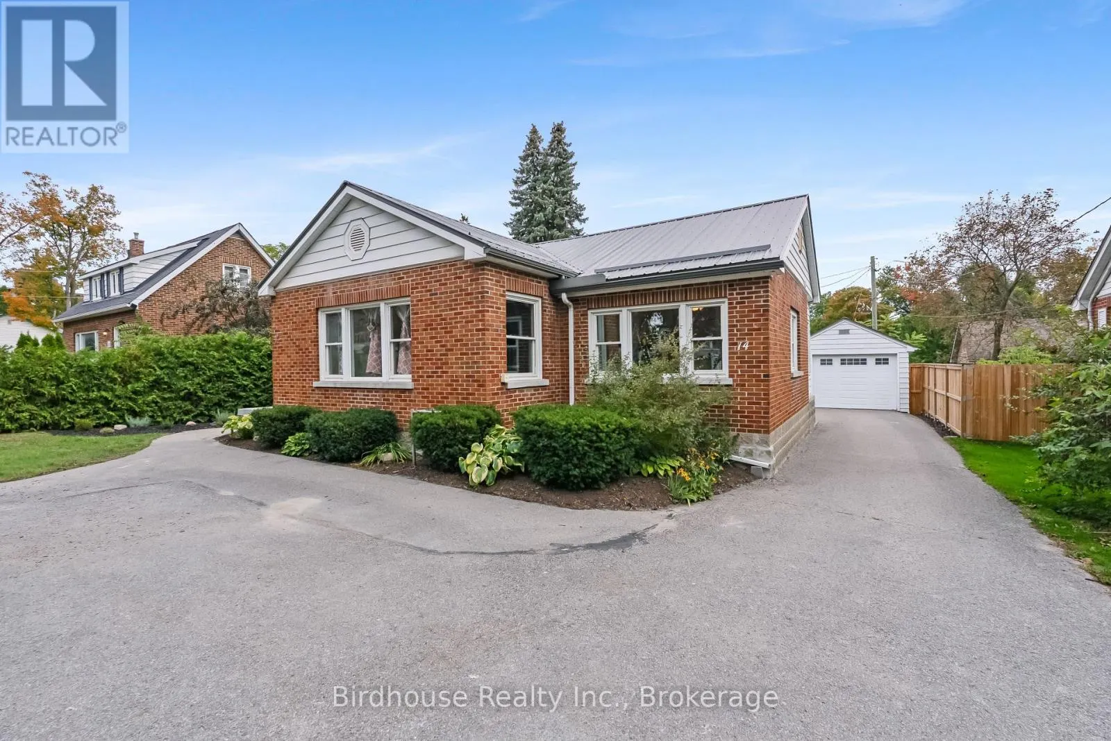 14 ANGELINE STREET S