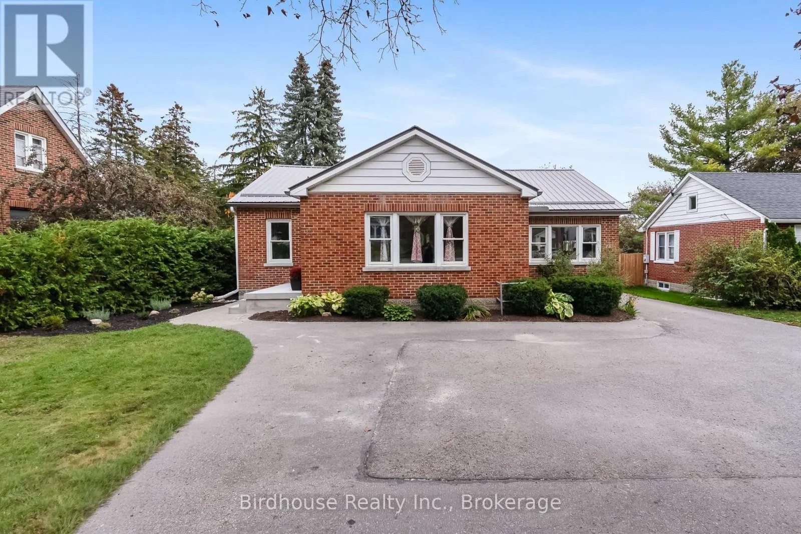 14 ANGELINE STREET S
