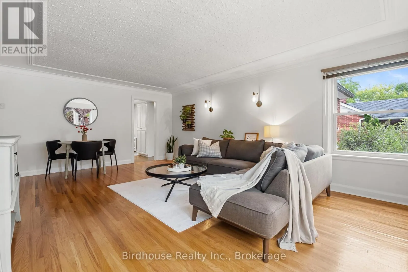 14 ANGELINE STREET S
