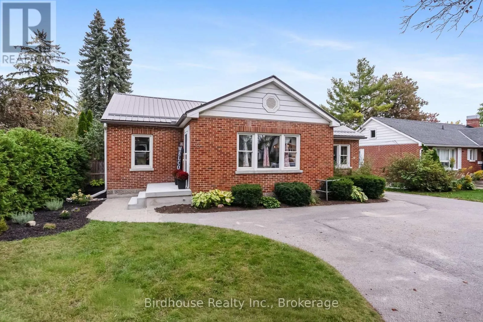 14 ANGELINE STREET S