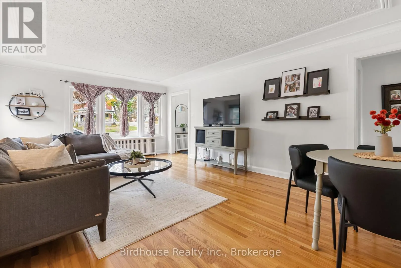 14 ANGELINE STREET S