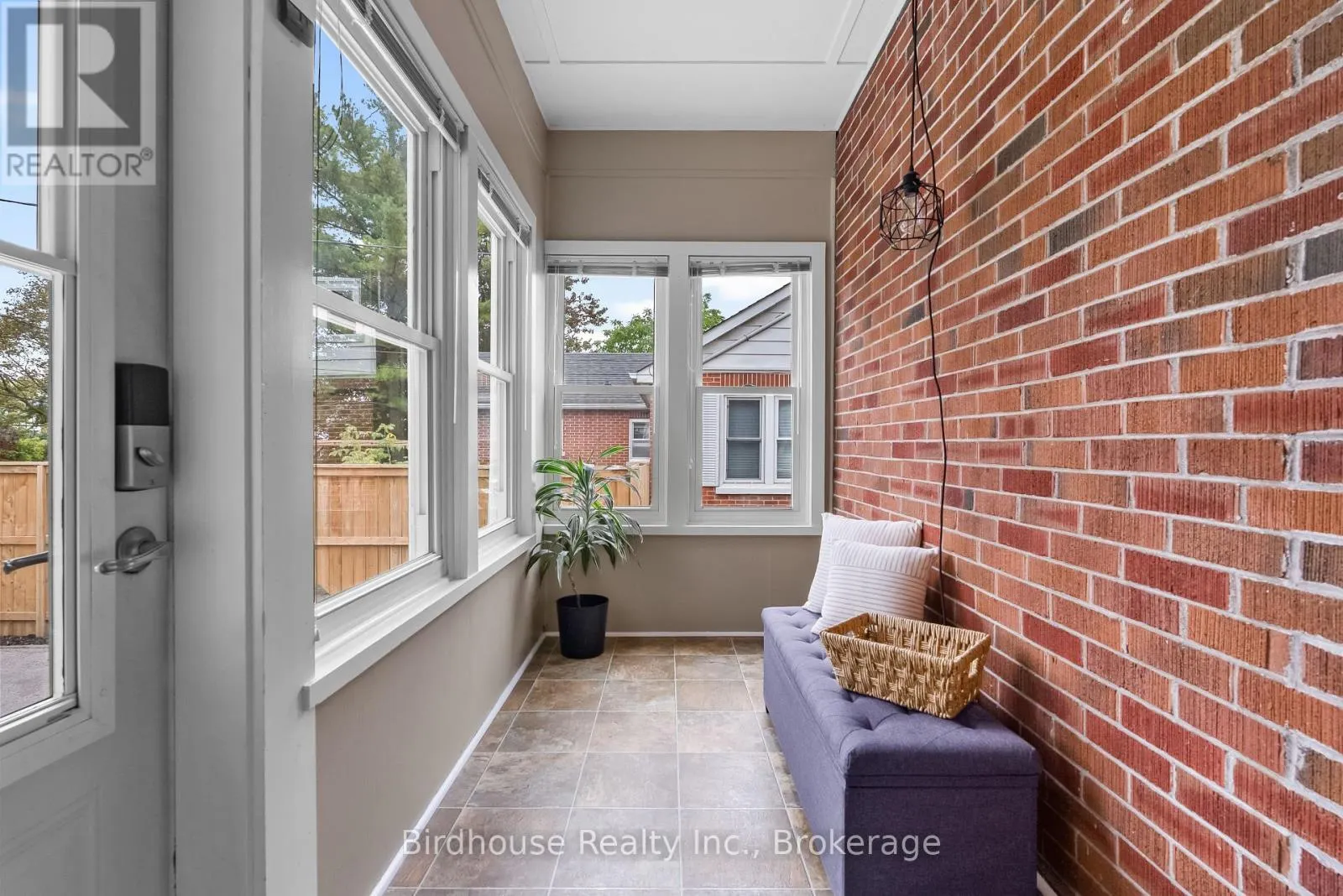 14 ANGELINE STREET S