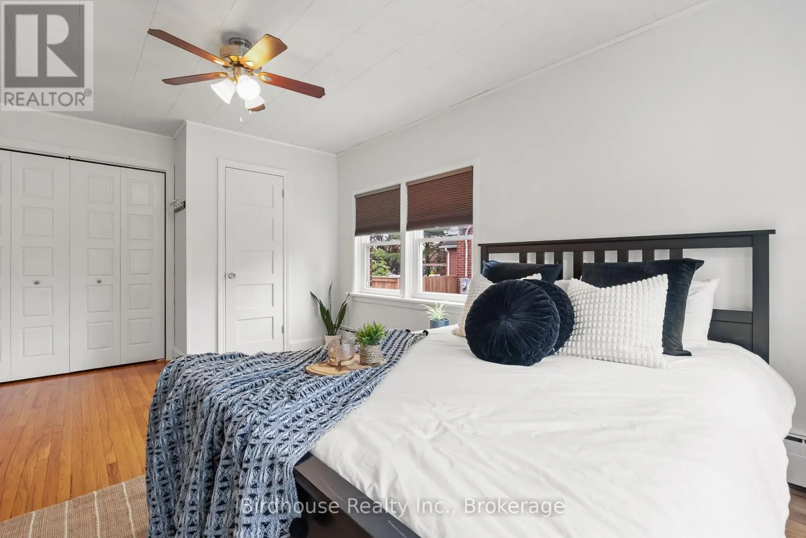 14 ANGELINE STREET S