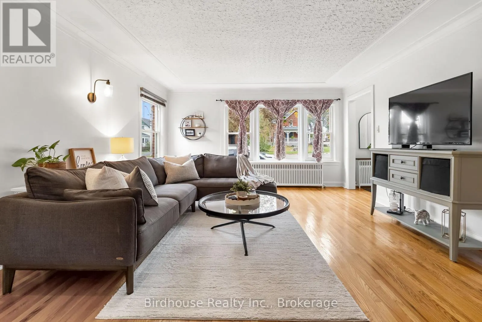 14 ANGELINE STREET S
