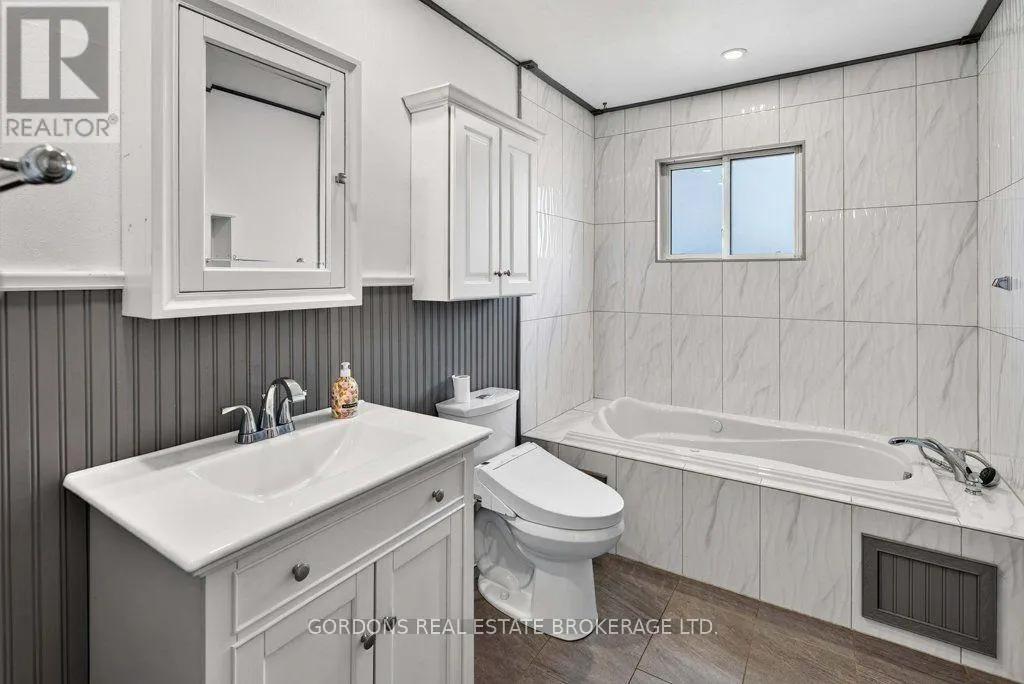 207 ROBERT WALLACE DRIVE