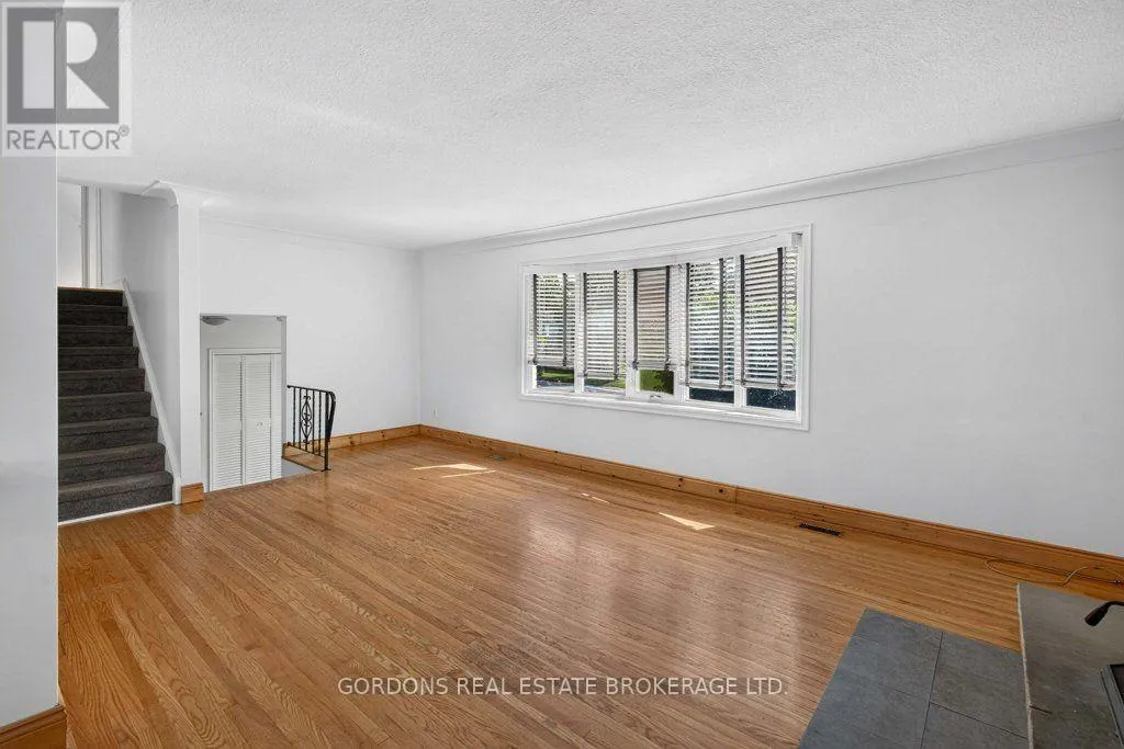 207 ROBERT WALLACE DRIVE