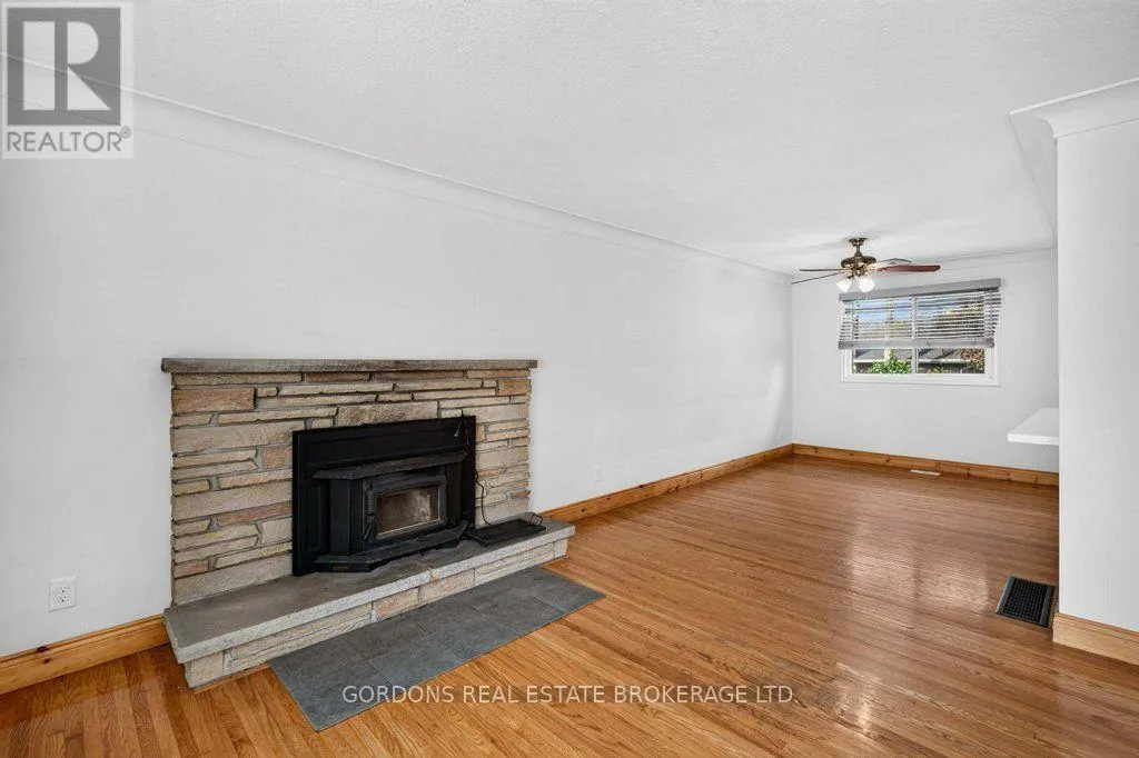 207 ROBERT WALLACE DRIVE