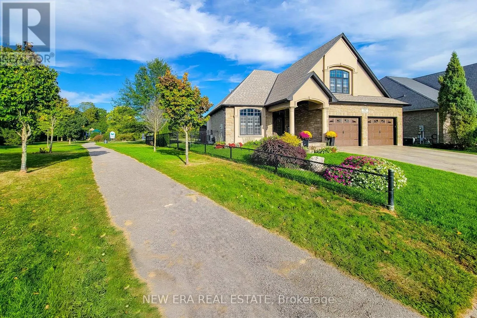 24 CARMICHAEL CRESCENT
