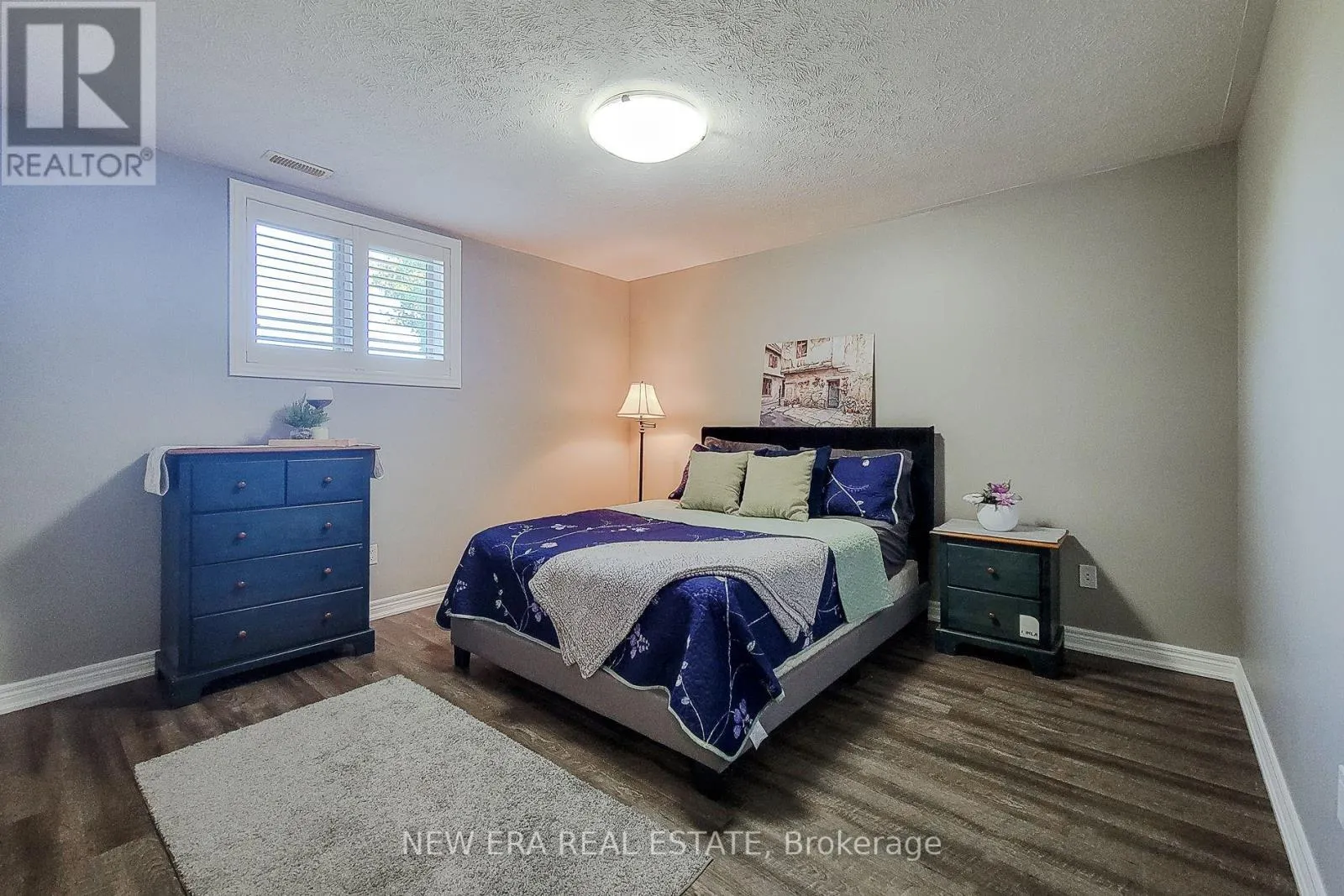 24 CARMICHAEL CRESCENT