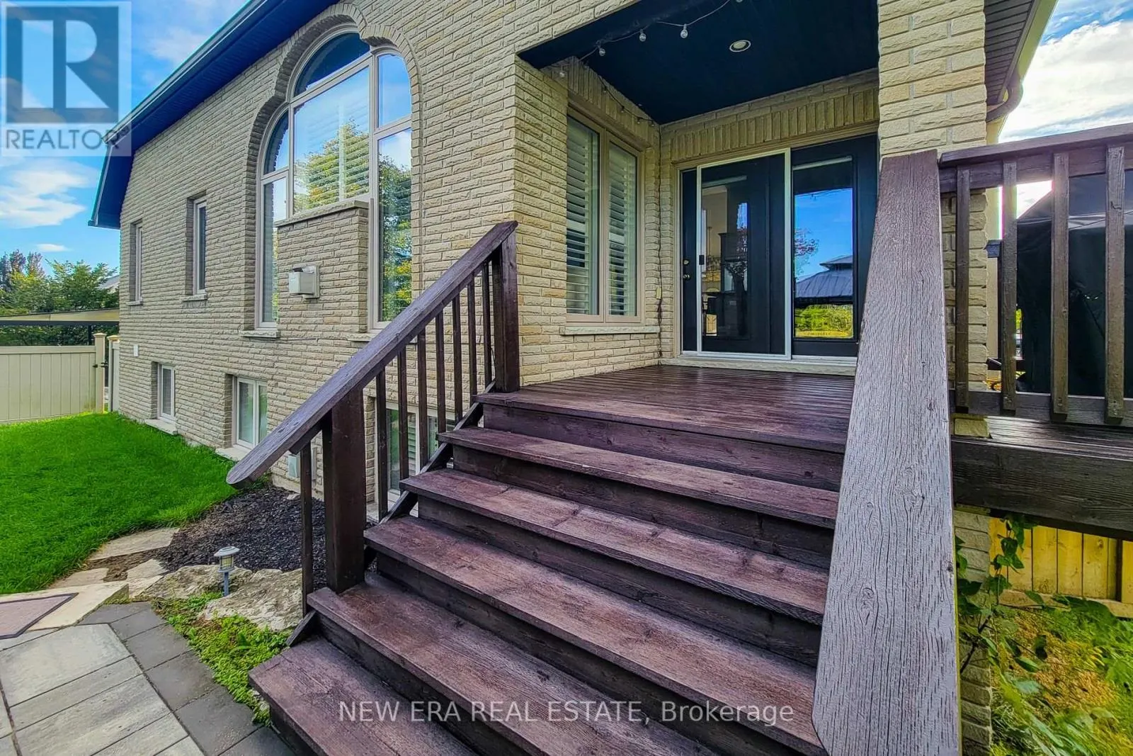 24 CARMICHAEL CRESCENT