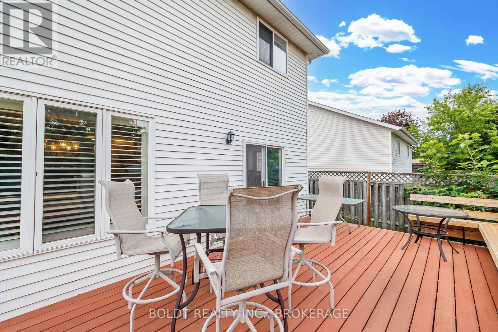 16 WESTBURY DRIVE