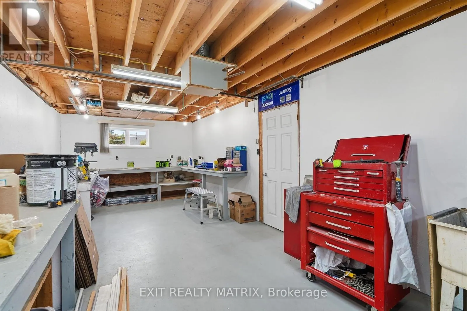353 NELSON STREET E