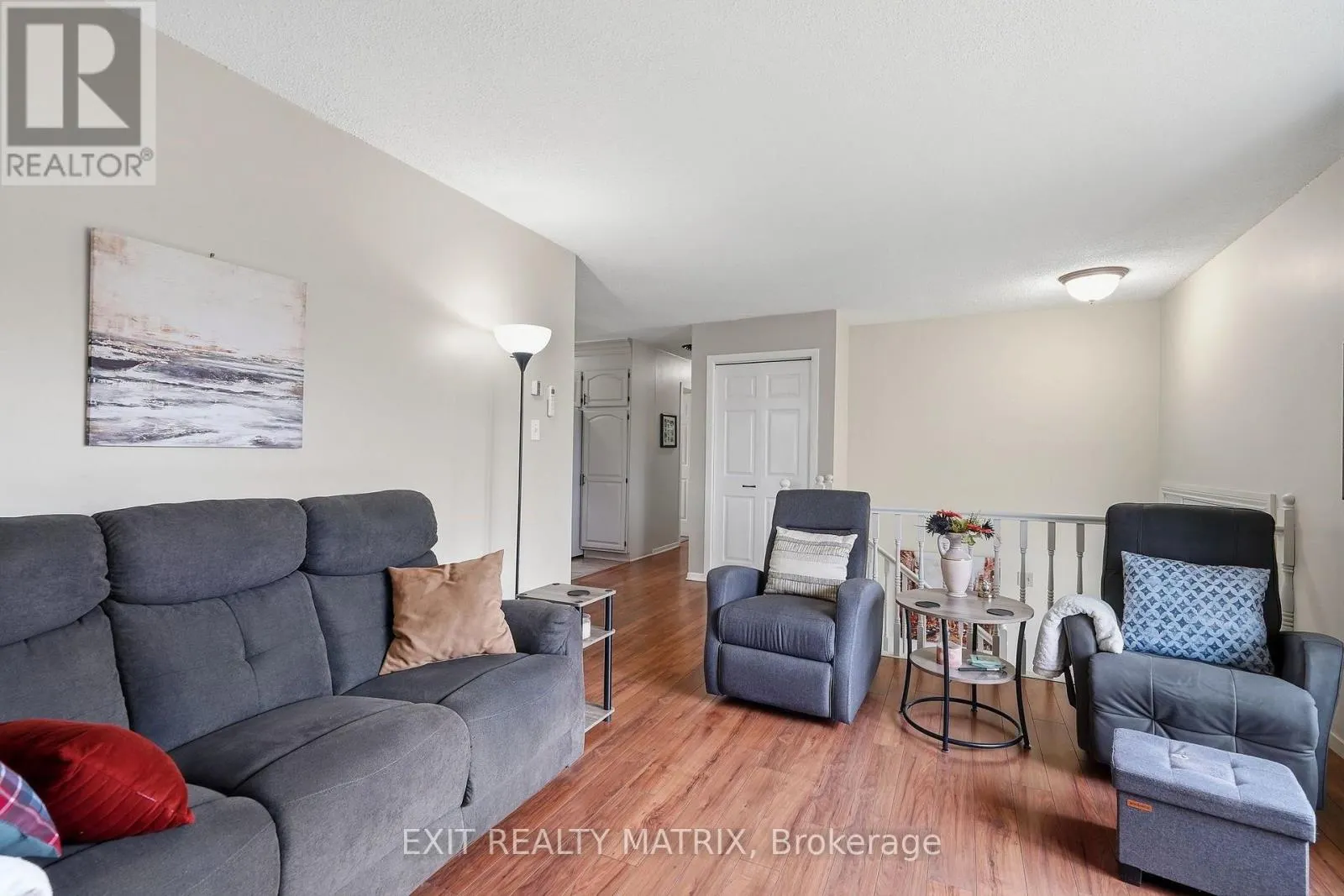 353 NELSON STREET E