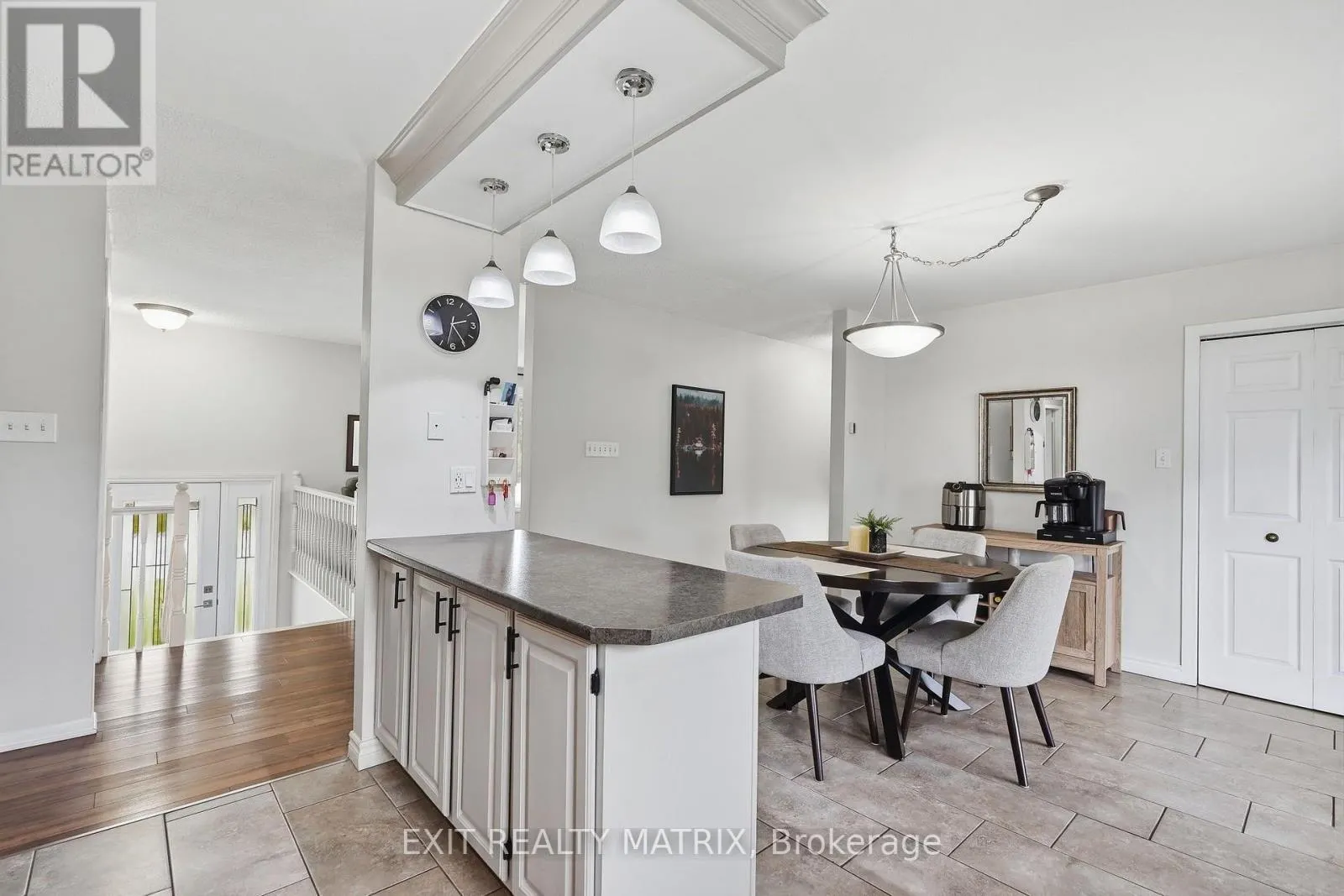 353 NELSON STREET E