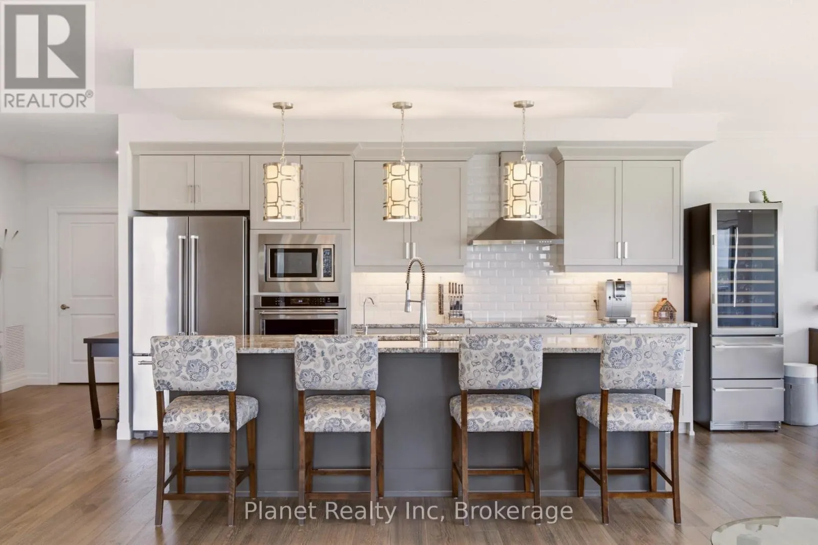 910 - 1878 GORDON STREET #910