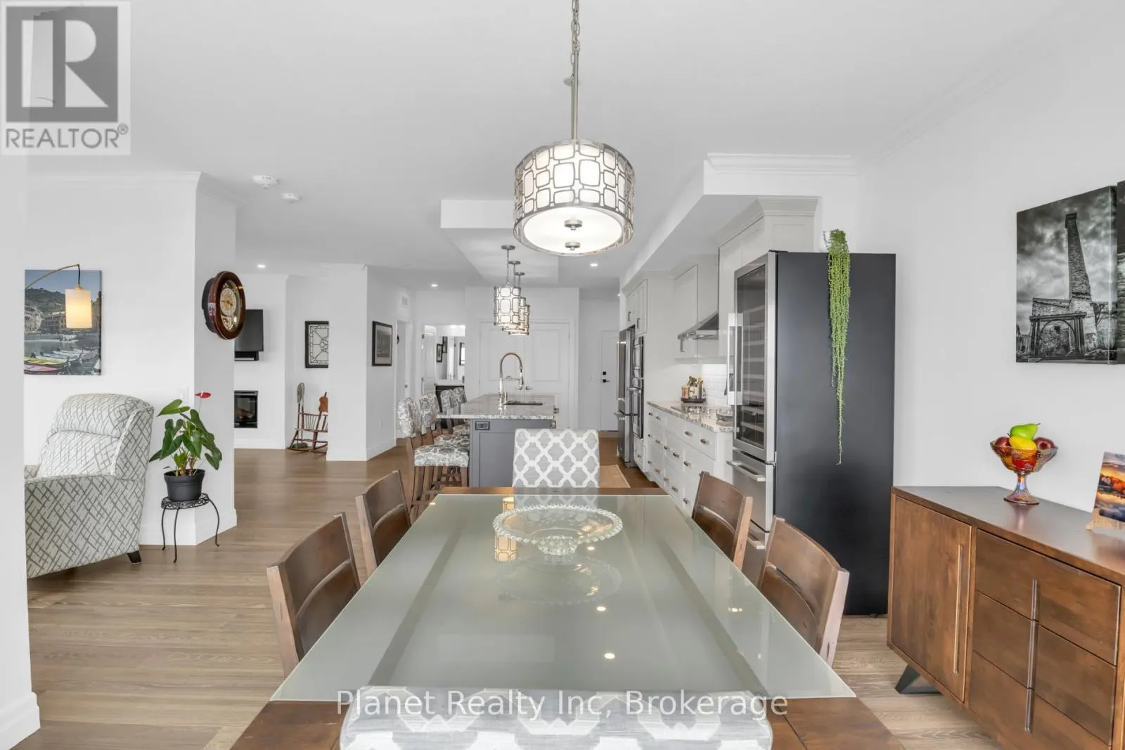 910 - 1878 GORDON STREET #910