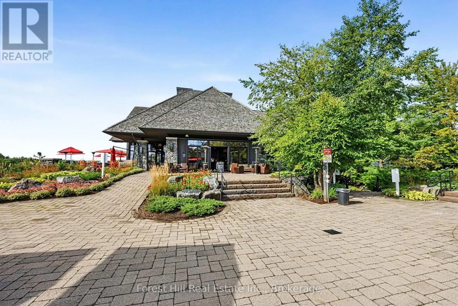502 - 120 CARRICK TRAIL #502