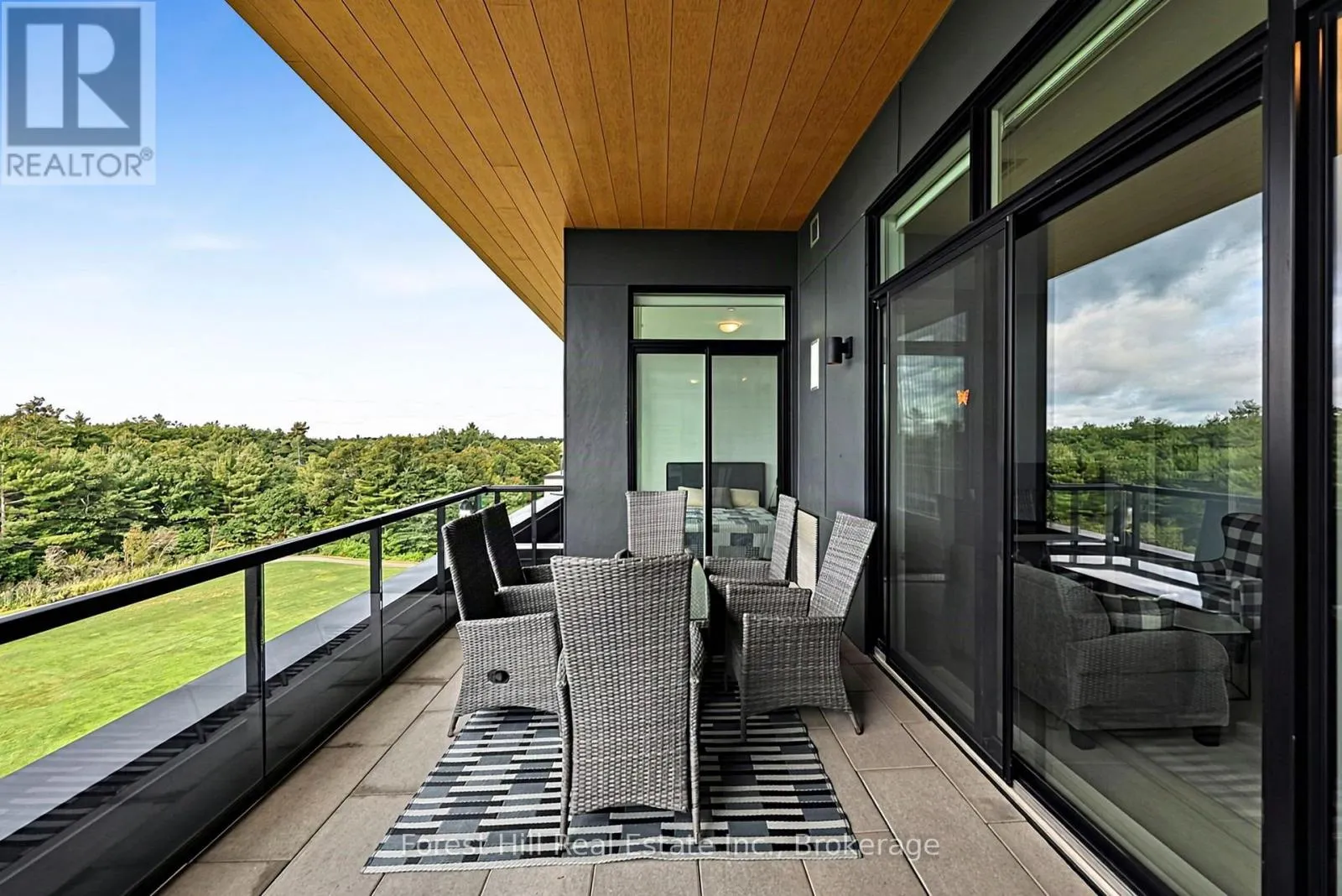 502 - 120 CARRICK TRAIL #502