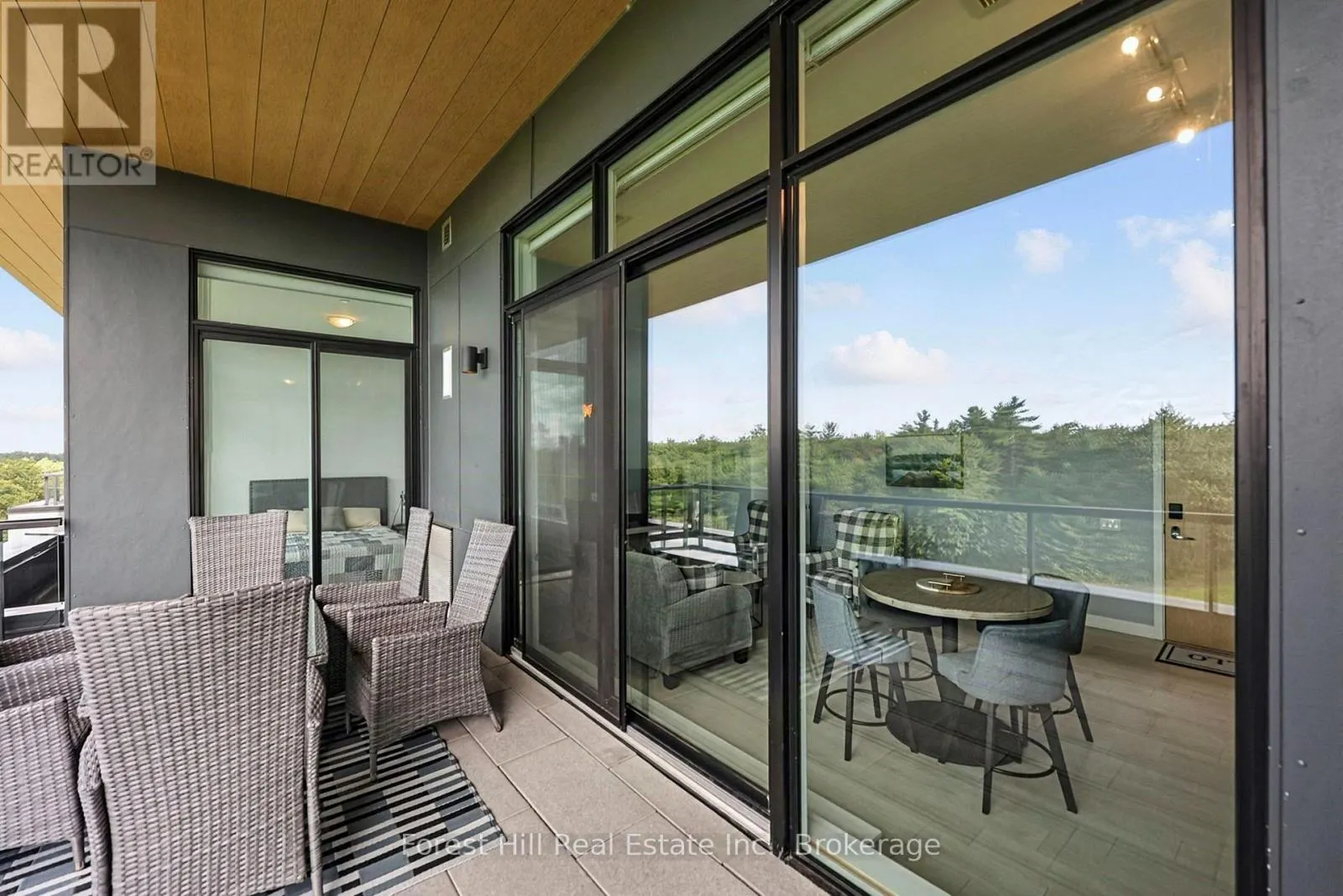 502 - 120 CARRICK TRAIL #502