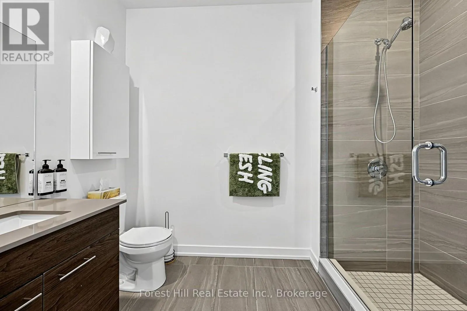 502 - 120 CARRICK TRAIL #502