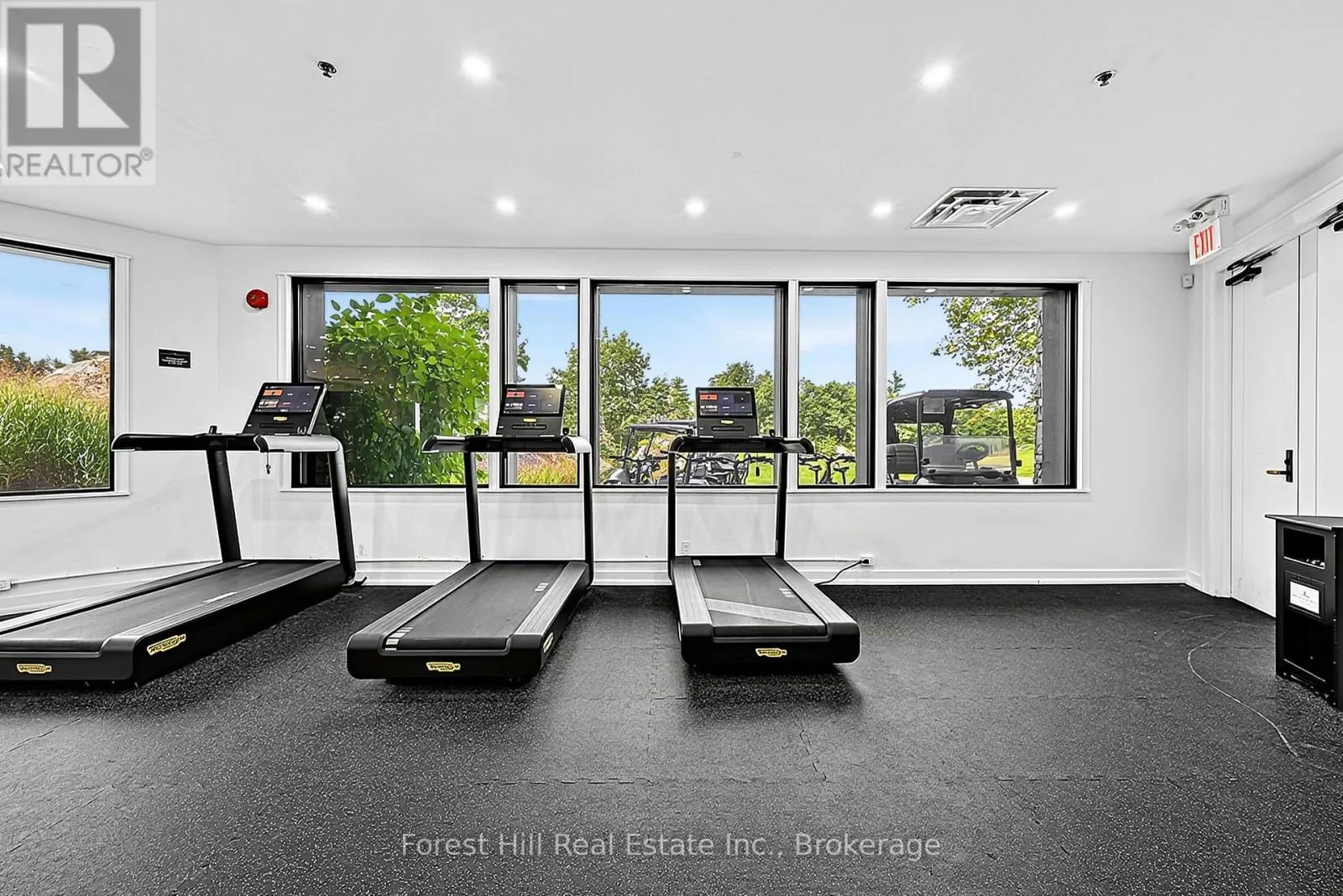 502 - 120 CARRICK TRAIL #502