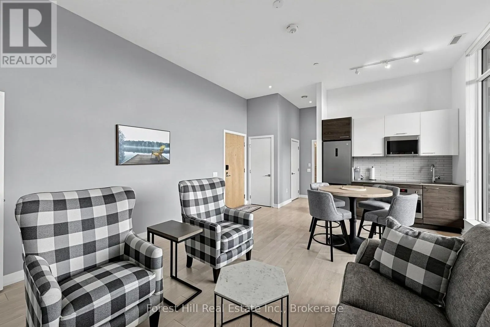 502 - 120 CARRICK TRAIL #502
