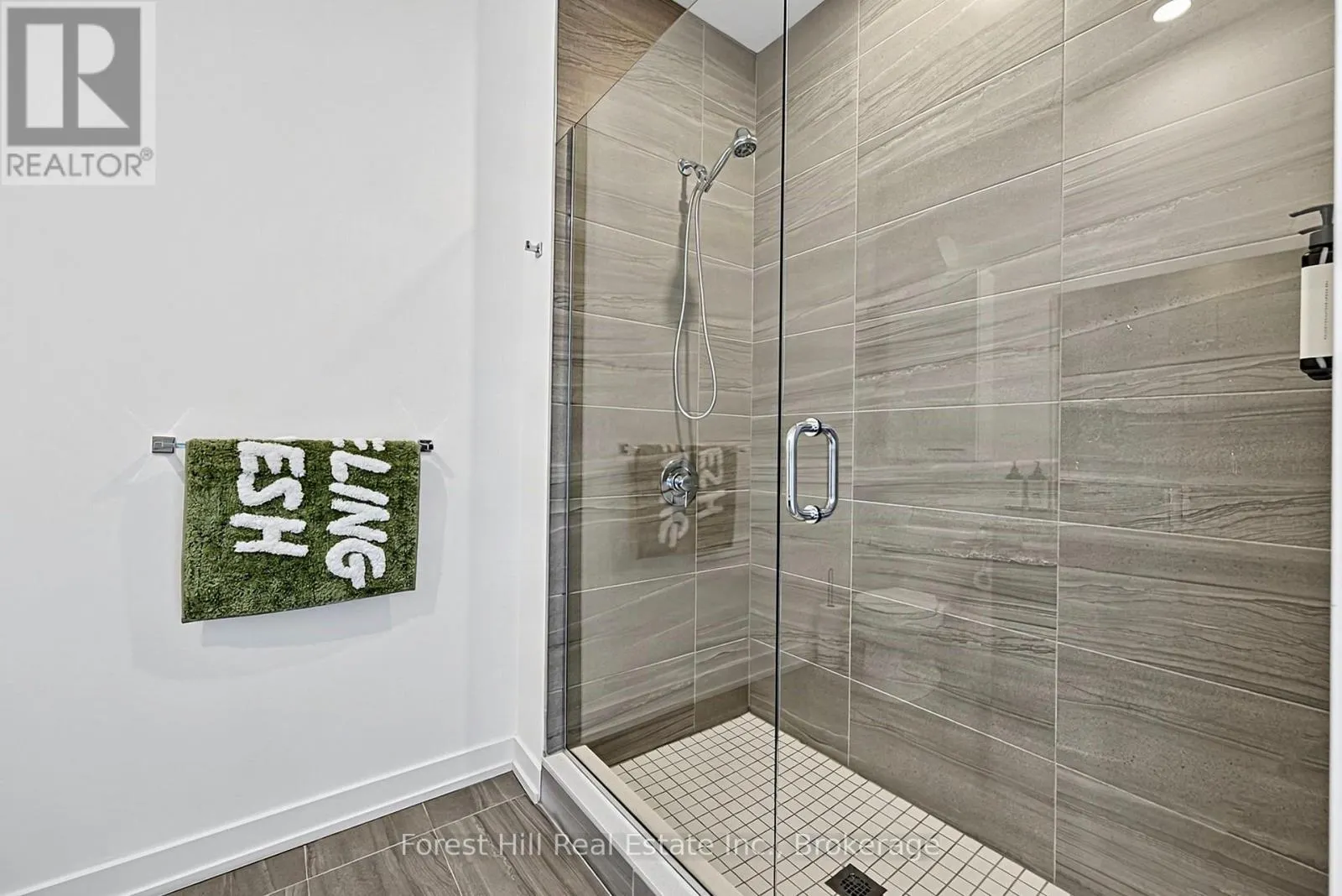 502 - 120 CARRICK TRAIL #502