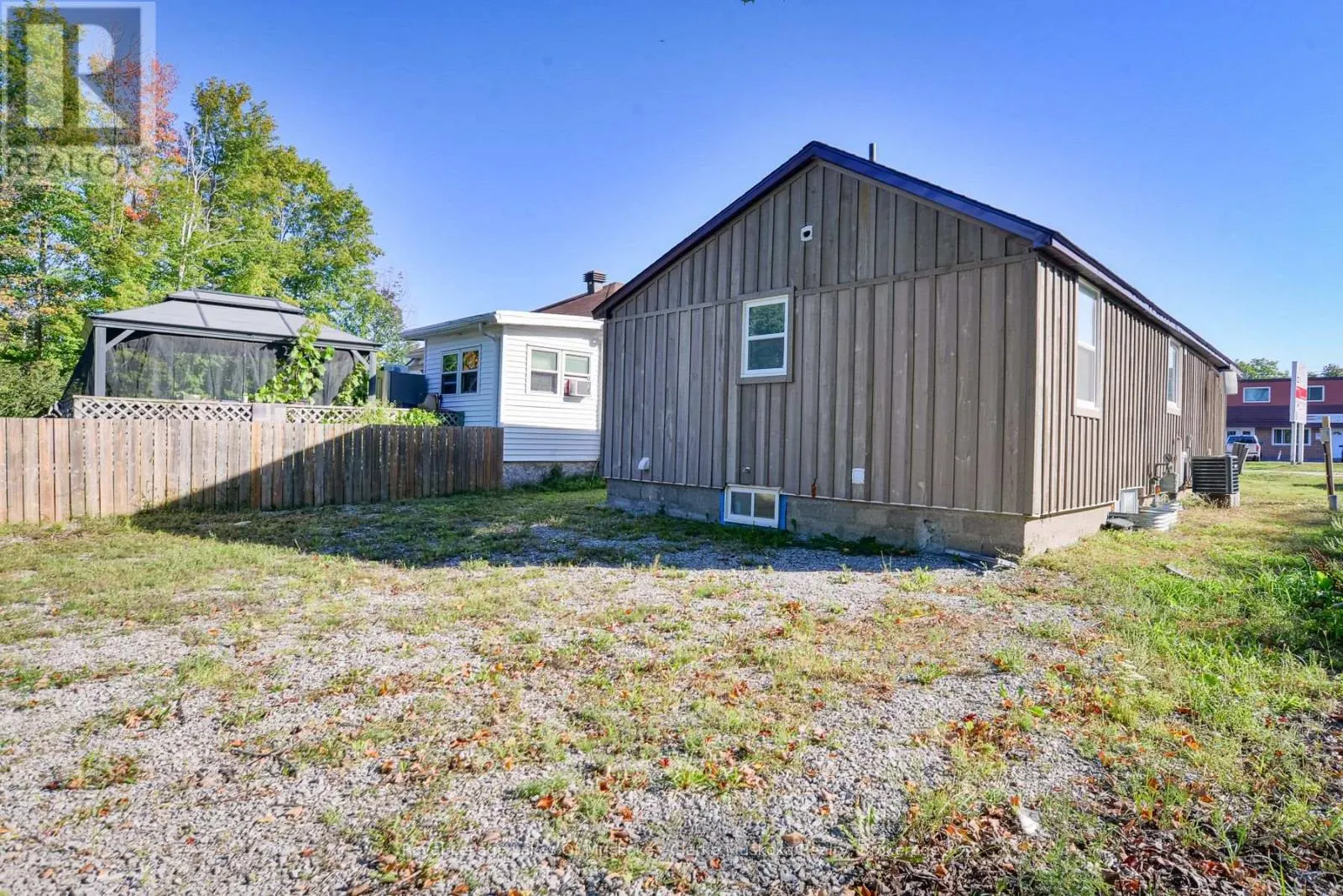 815 MUSKOKA ROAD S