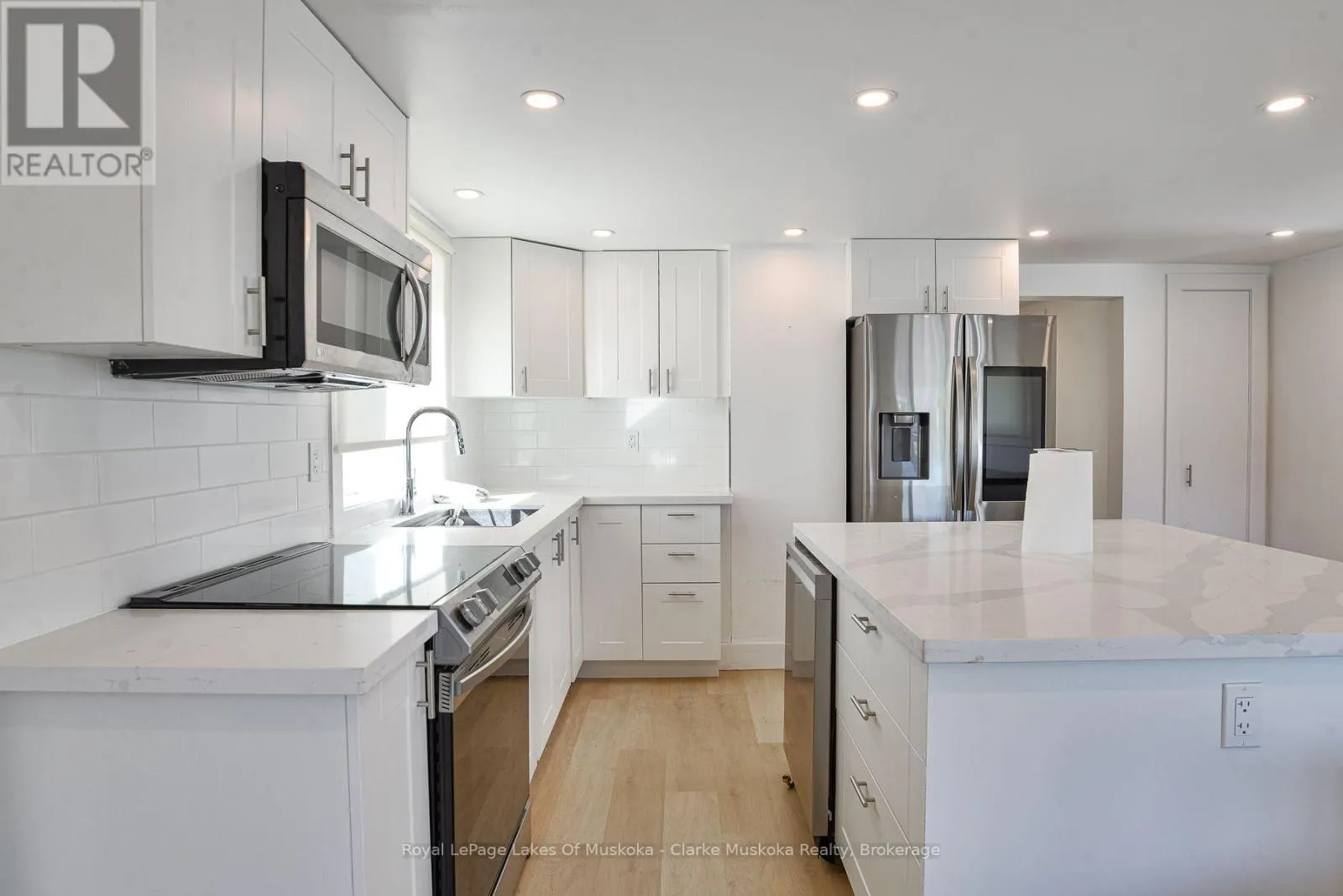 815 MUSKOKA ROAD S