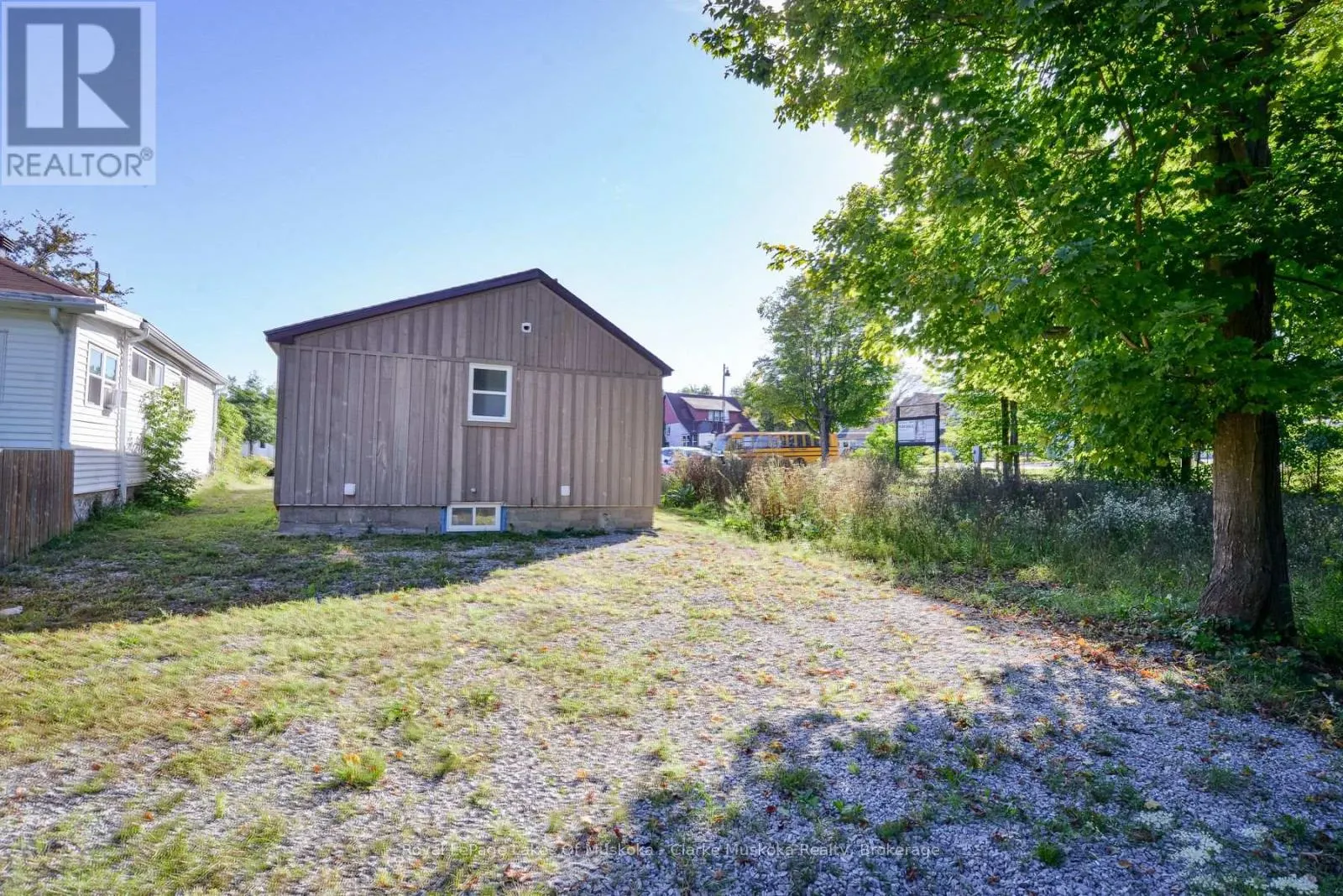 815 MUSKOKA ROAD S