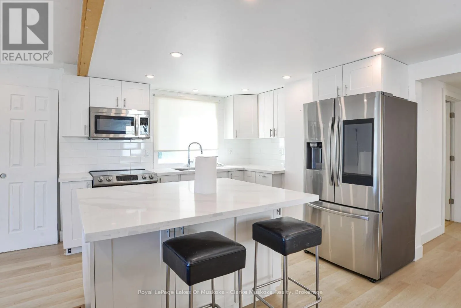 815 MUSKOKA ROAD S