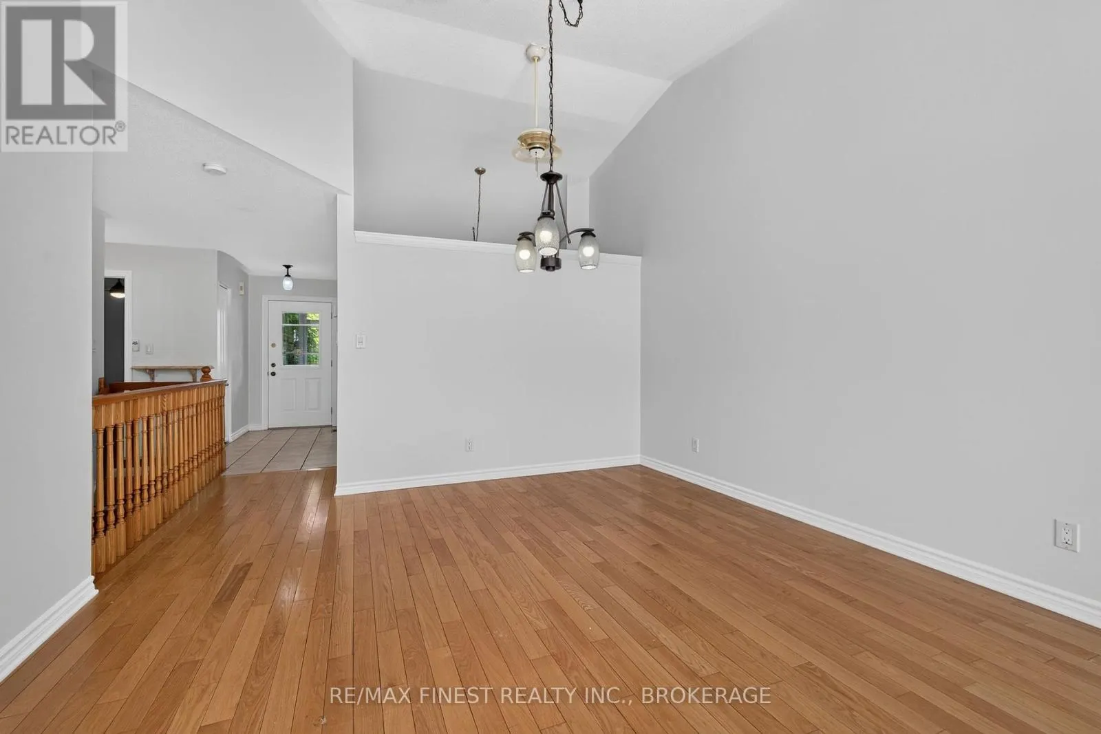 712 MILLWOOD DRIVE