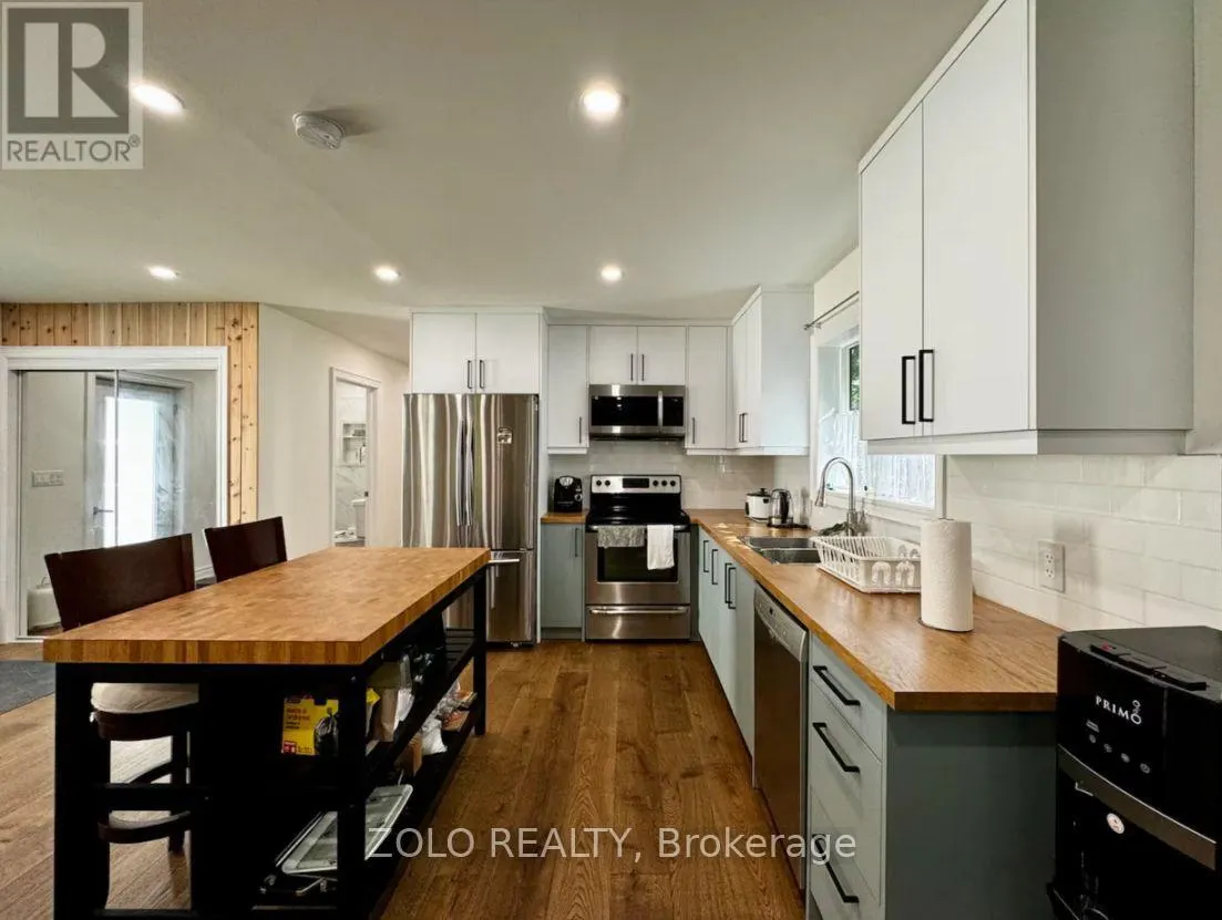 886 MONCK ROAD