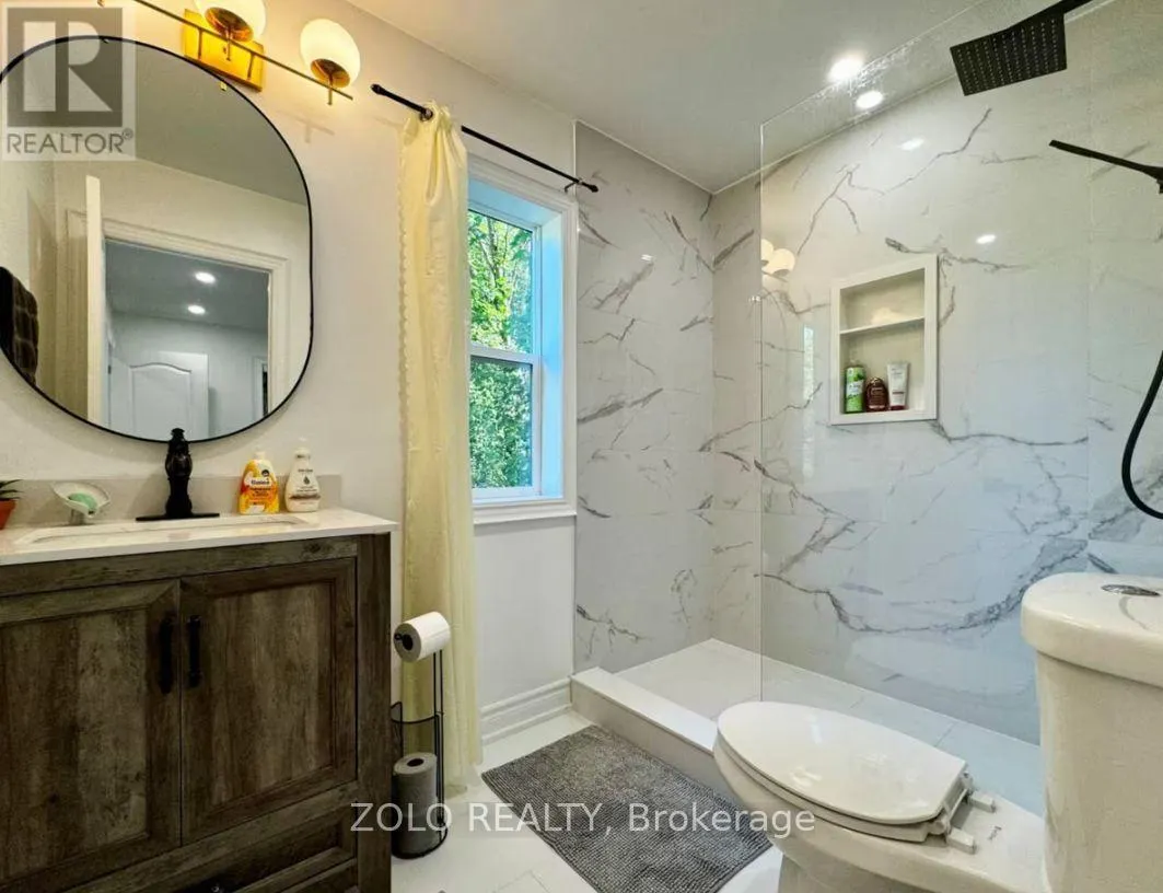 886 MONCK ROAD