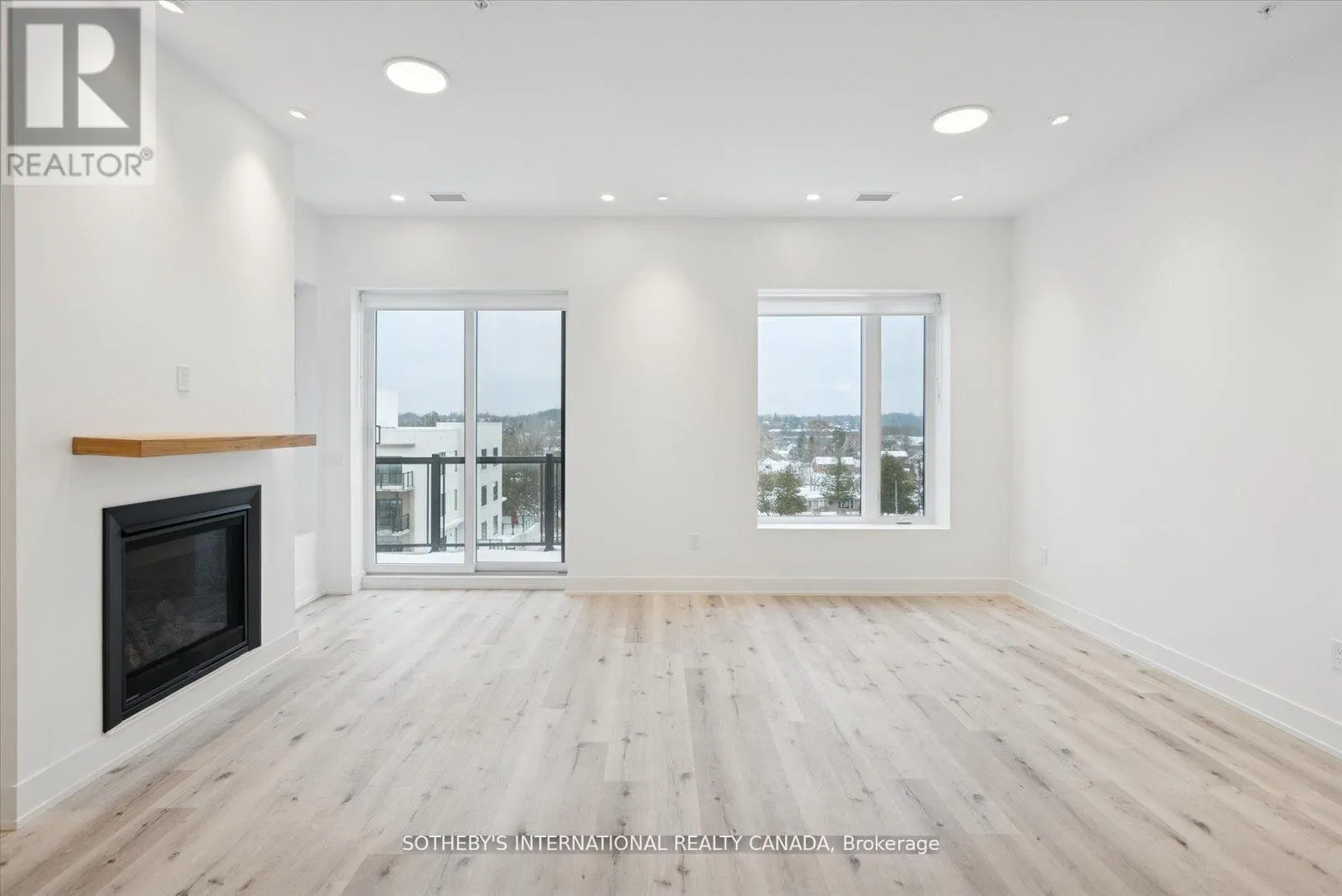 PENTHOUSE 1 - 19A WEST STREET N