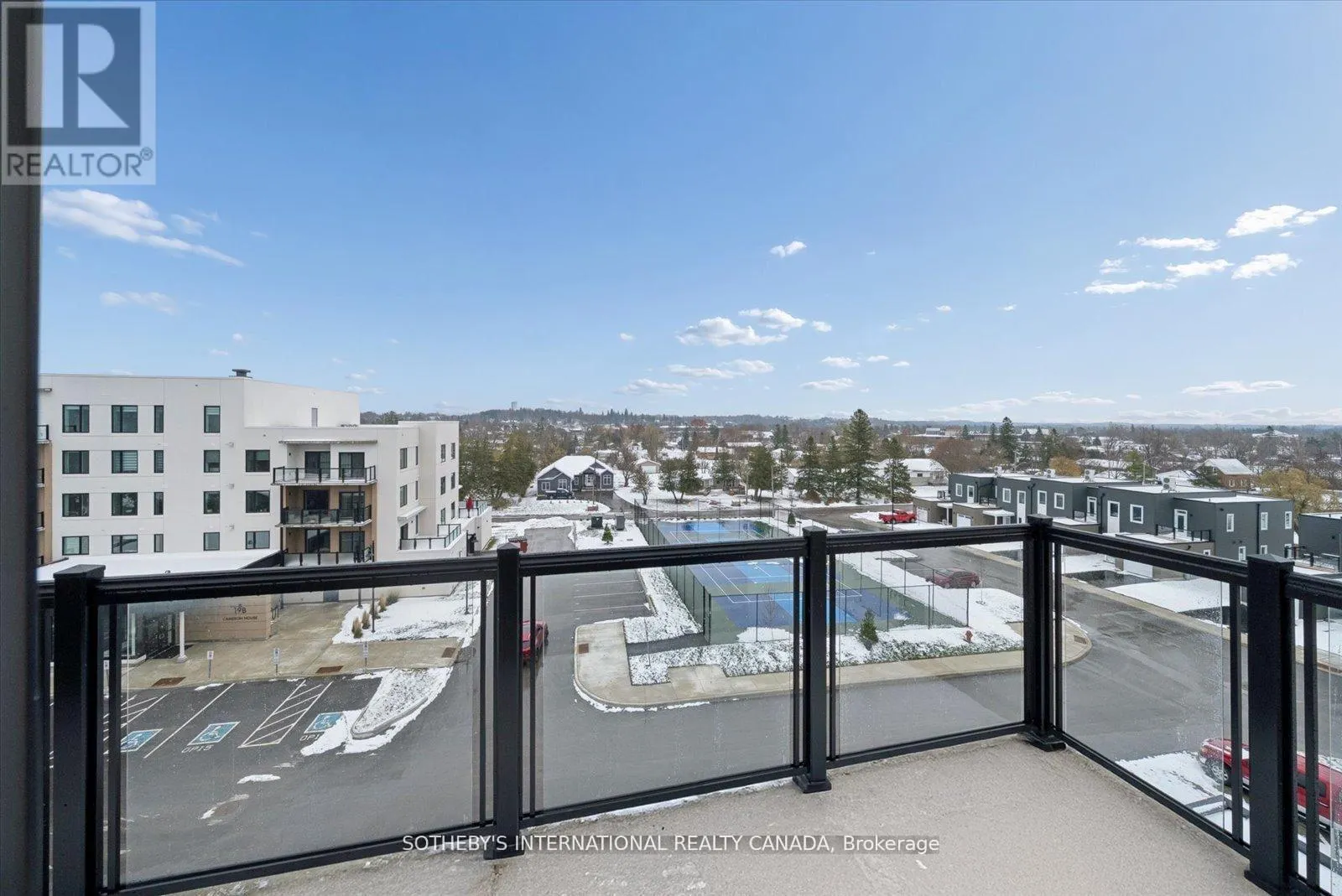 PENTHOUSE 1 - 19A WEST STREET N