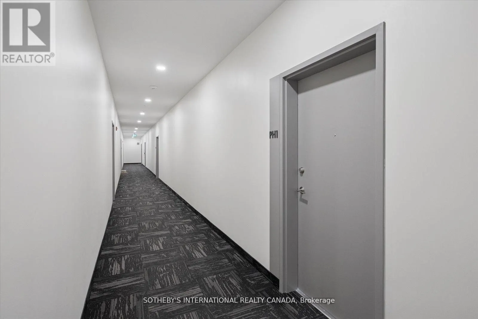 PENTHOUSE 1 - 19A WEST STREET N