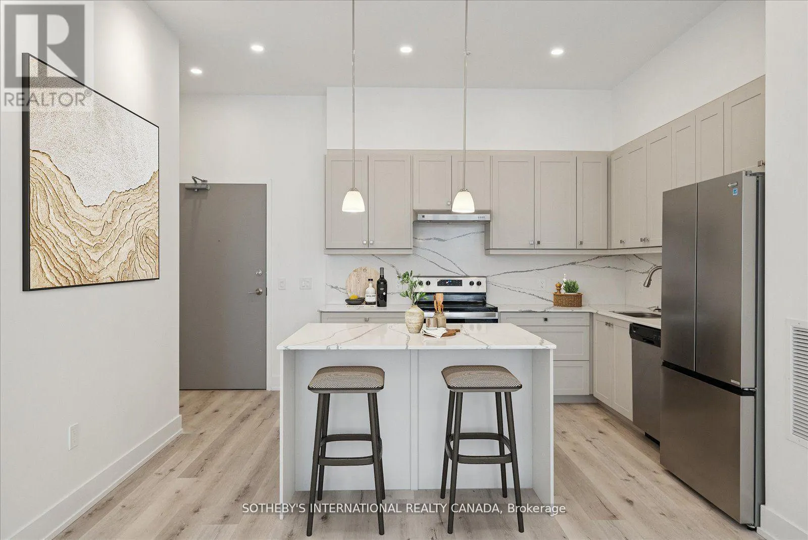 PENTHOUSE 1 - 19A WEST STREET N